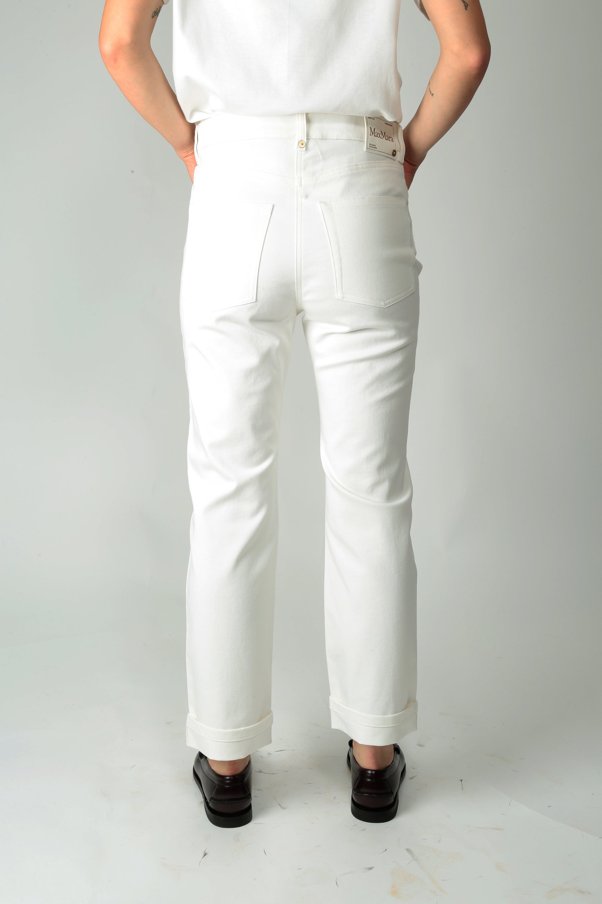 https://admin.shopify.com/store/gulieshop/products/15526145360221#:~:text=https%3A//www.gulieshop.it%20%E2%80%BA%20products%20%E2%80%BA%20s%2Dmaxmara%2Djeans%2Dgamba%2Ddritta%2Datalia