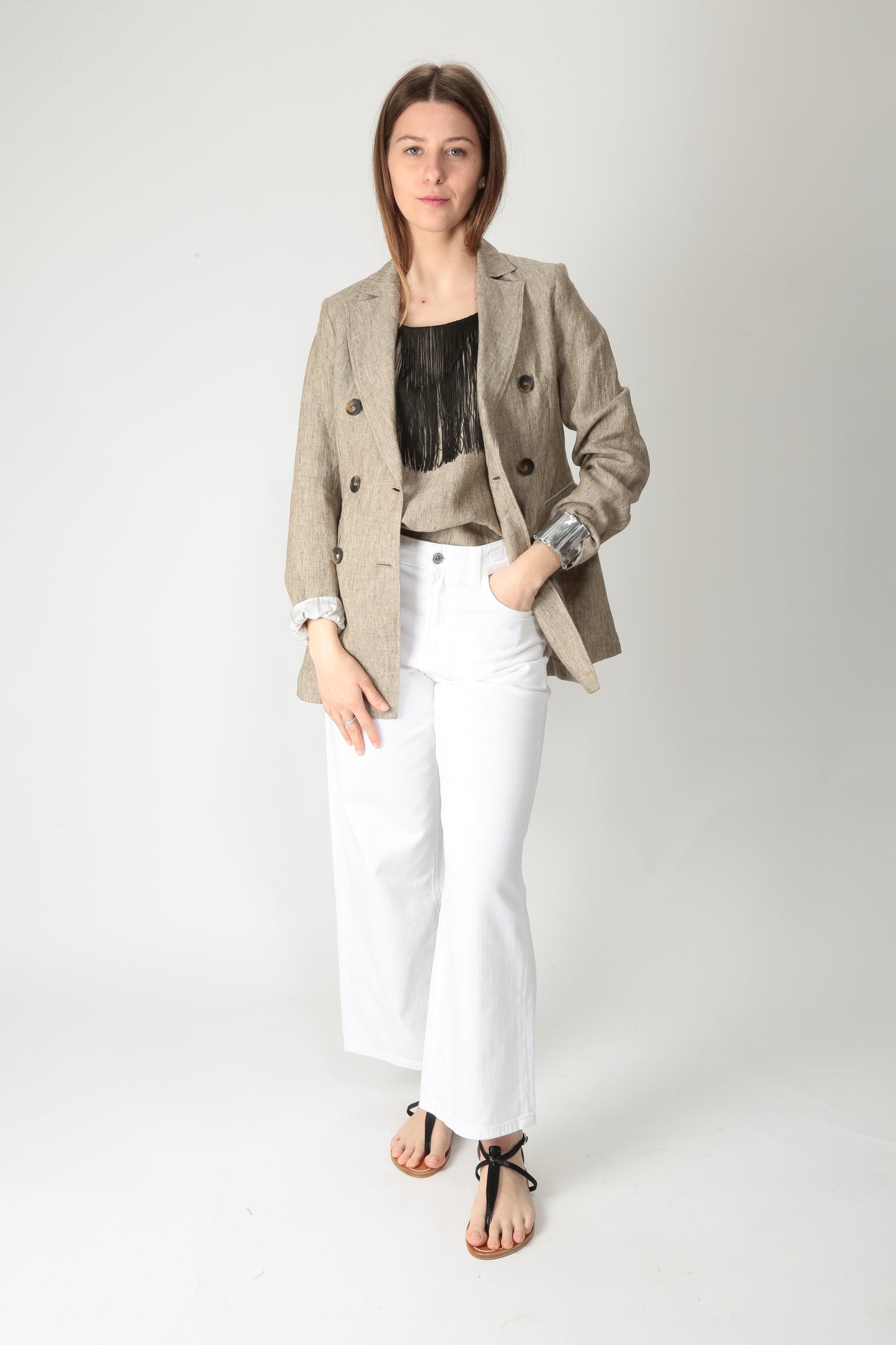 https://admin.shopify.com/store/gulieshop/products/15318342500701#:~:text=https%3A//www.gulieshop.it%20%E2%80%BA%20products%20%E2%80%BA%20diega%2Dgiacca%2Ddoppiopetto%2Din%2Dlino%2Dvitalo%2D10059%2Dveste