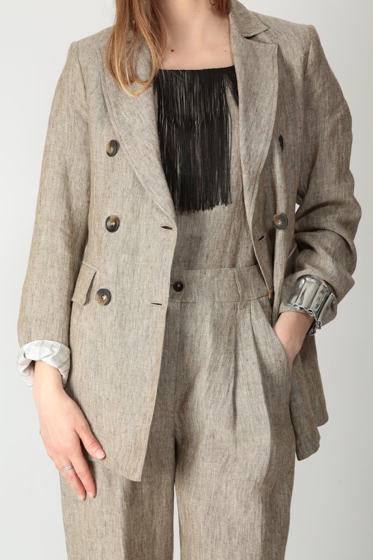 https://admin.shopify.com/store/gulieshop/products/15318342500701#:~:text=https%3A//www.gulieshop.it%20%E2%80%BA%20products%20%E2%80%BA%20diega%2Dgiacca%2Ddoppiopetto%2Din%2Dlino%2Dvitalo%2D10059%2Dveste