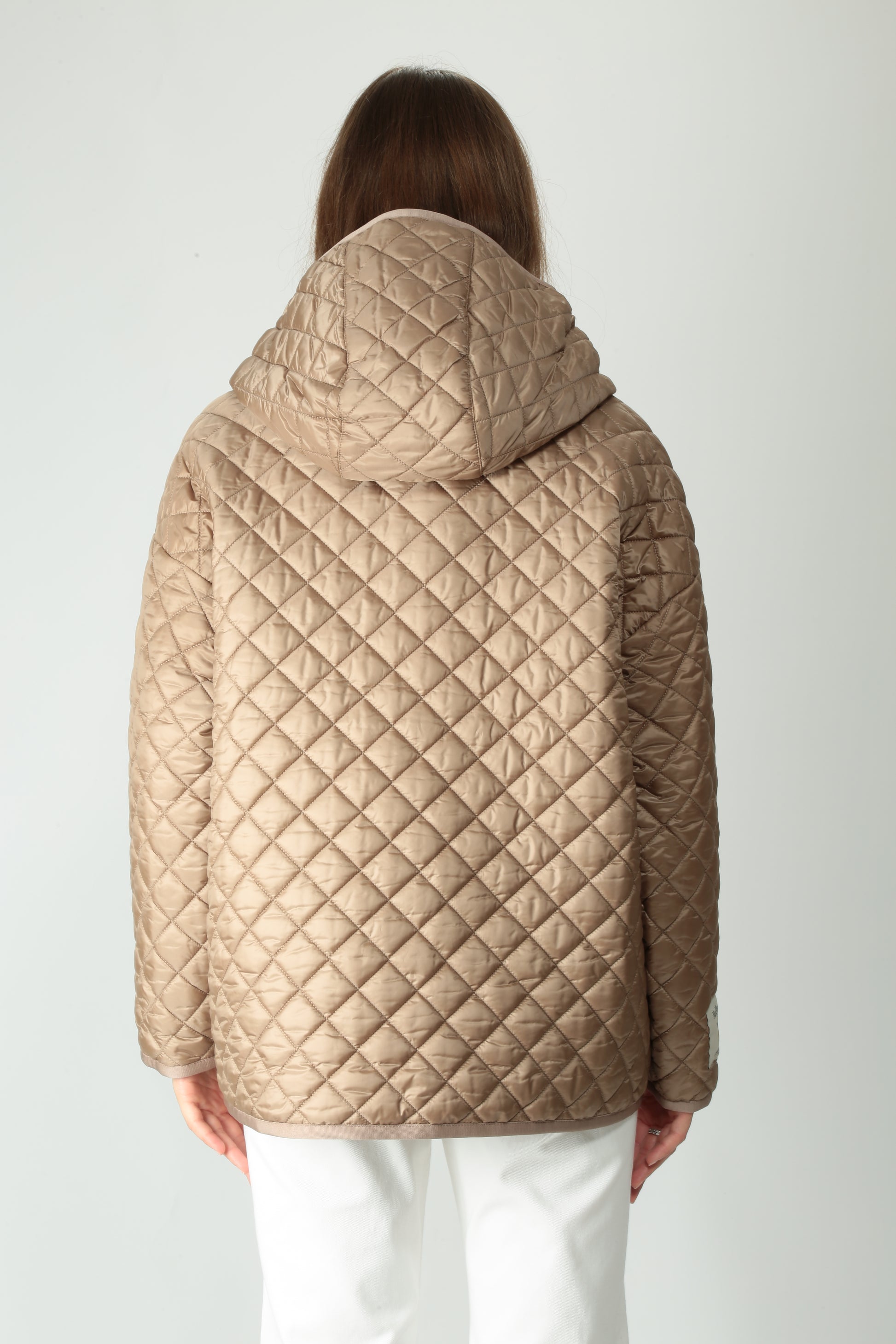 https://admin.shopify.com/store/gulieshop/products/15577928237405#:~:text=https%3A//www.gulieshop.it%20%E2%80%BA%20products%20%E2%80%BA%20maxmara%2Dthe%2Dcube%2Dgiacca%2Dimpermeabile%2Dreversibile%2Dleo