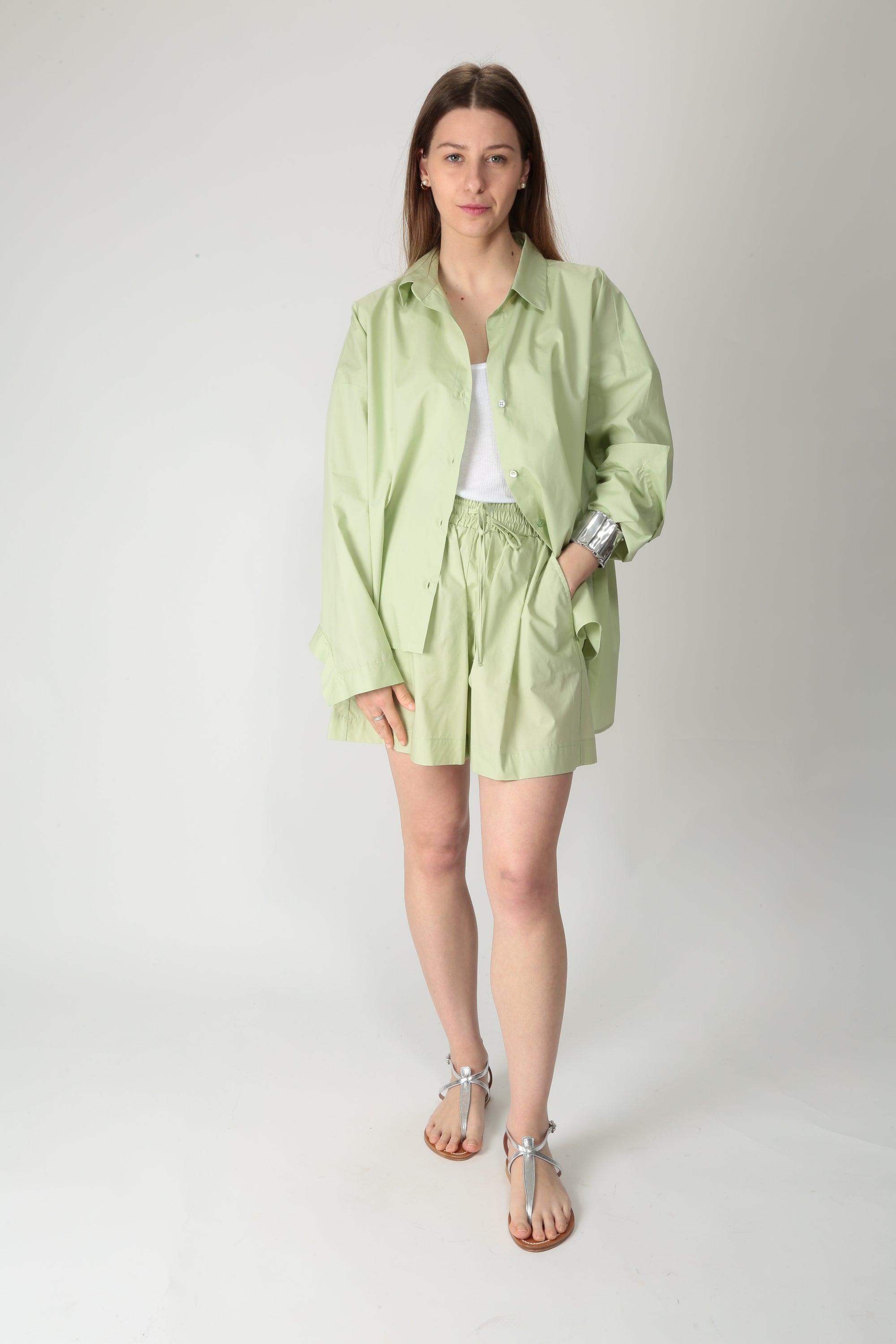 https://admin.shopify.com/store/gulieshop/products/15318342107485#:~:text=https%3A//www.gulieshop.it%20%E2%80%BA%20products%20%E2%80%BA%20solotre%2Dcamicia%2Doversize%2Din%2Dcotone%2Dm1d0220