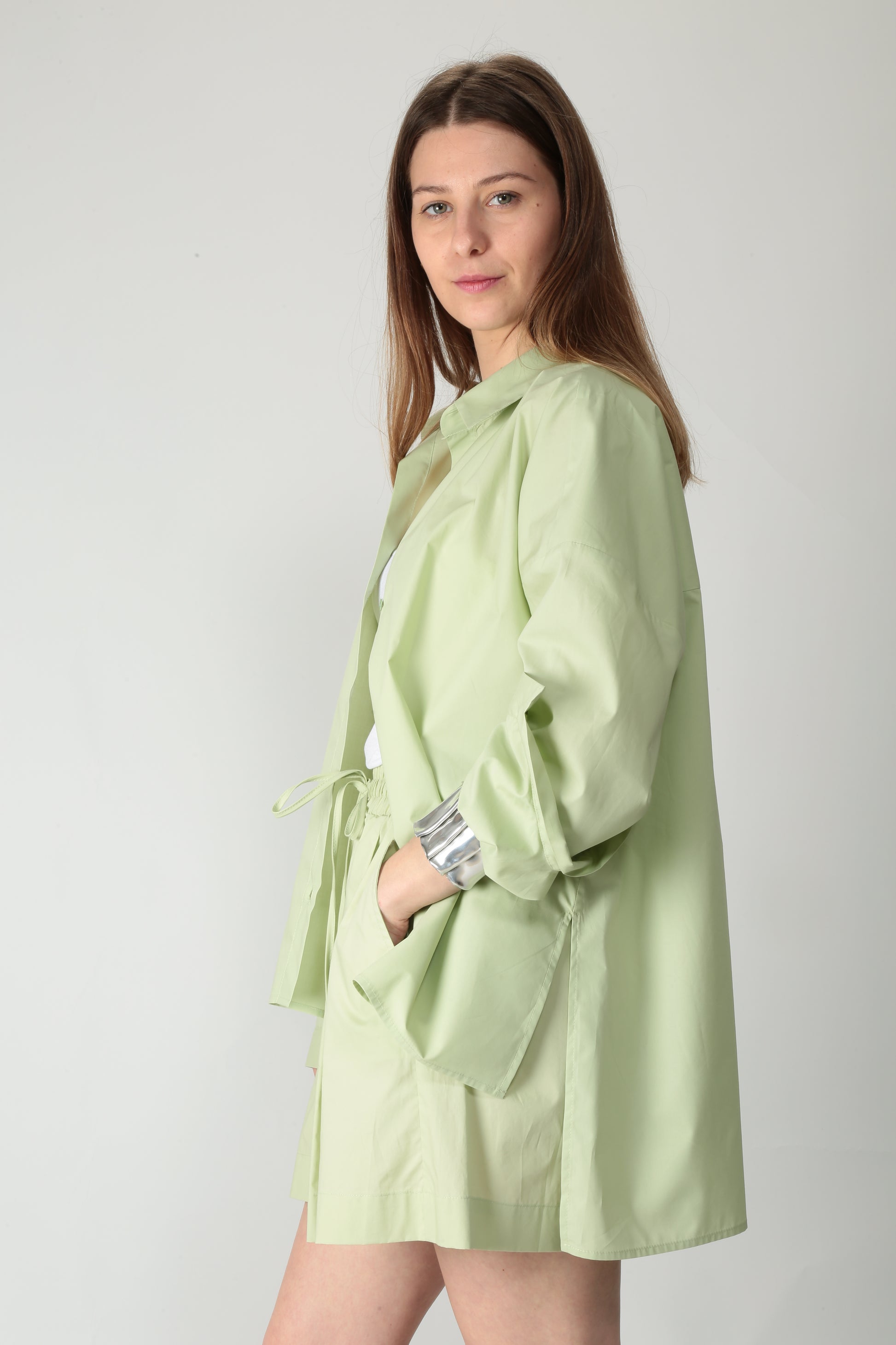 https://admin.shopify.com/store/gulieshop/products/15318342107485#:~:text=https%3A//www.gulieshop.it%20%E2%80%BA%20products%20%E2%80%BA%20solotre%2Dcamicia%2Doversize%2Din%2Dcotone%2Dm1d0220