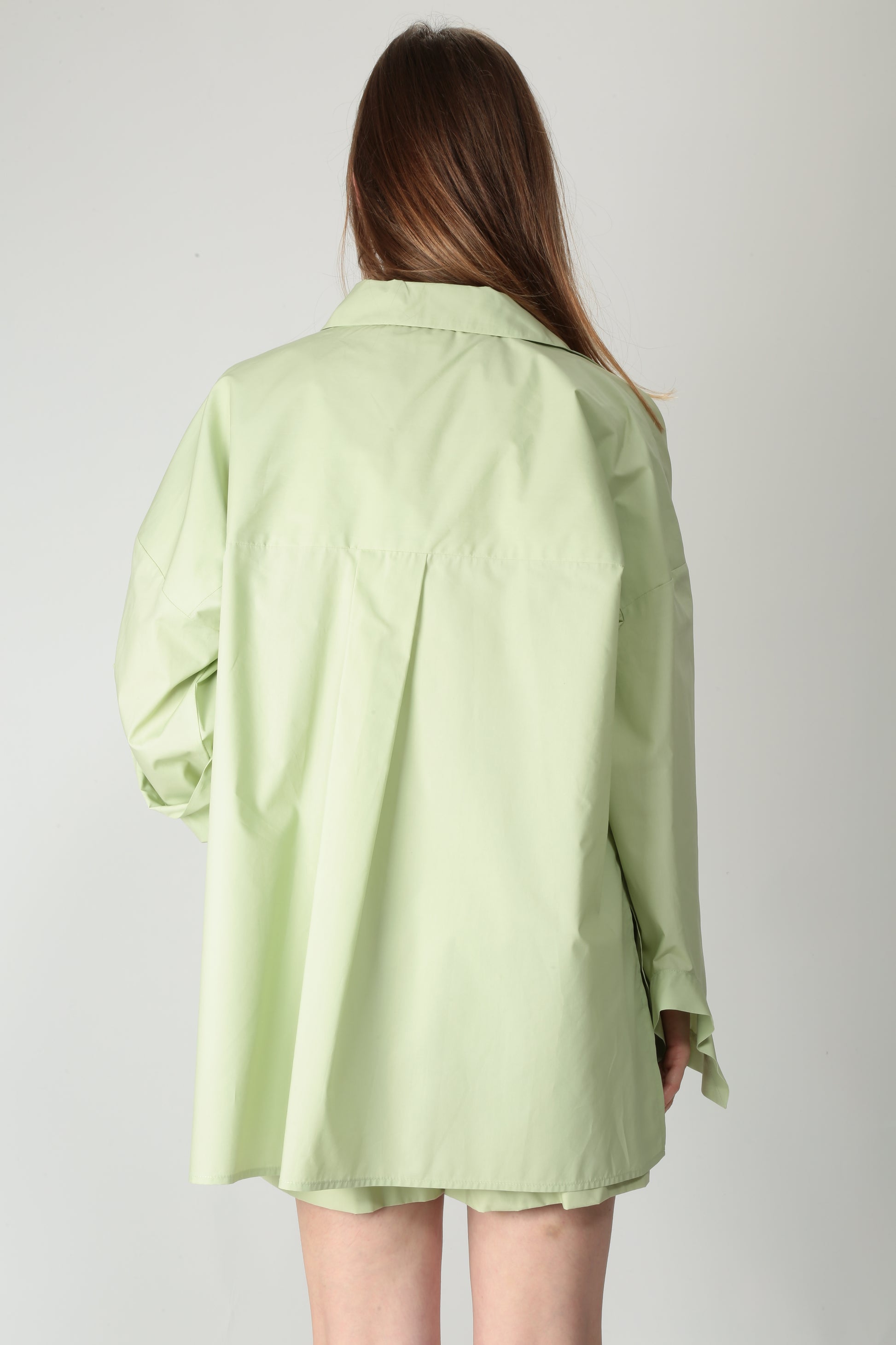 https://admin.shopify.com/store/gulieshop/products/15318342107485#:~:text=https%3A//www.gulieshop.it%20%E2%80%BA%20products%20%E2%80%BA%20solotre%2Dcamicia%2Doversize%2Din%2Dcotone%2Dm1d0220