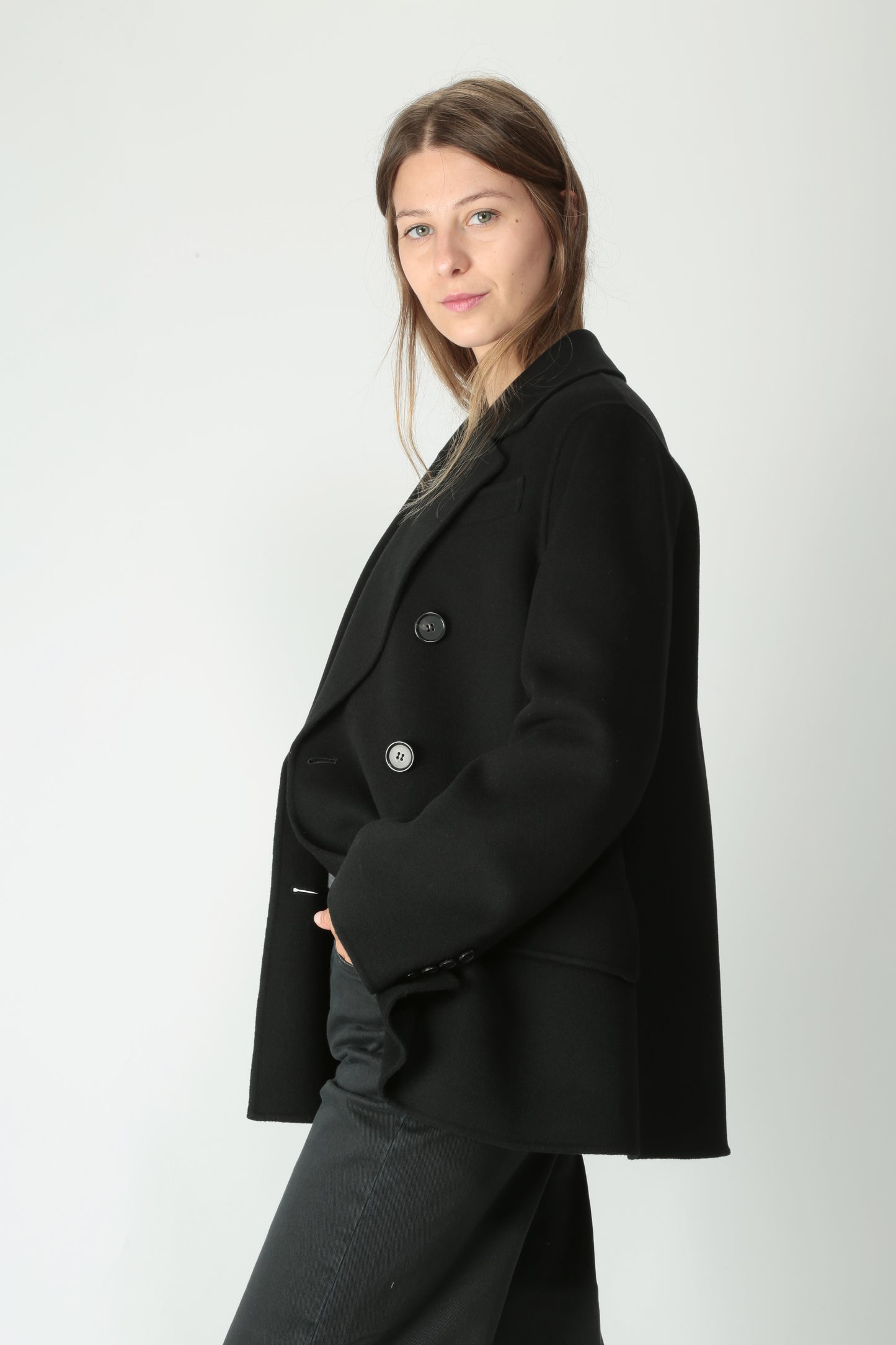 https://admin.shopify.com/store/gulieshop/products/15526145982813#:~:text=https%3A//www.gulieshop.it%20%E2%80%BA%20products%20%E2%80%BA%20s%2Dmaxmara%2Dgiacca%2Ddoppiopetto%2Din%2Dlana%2Dlukas