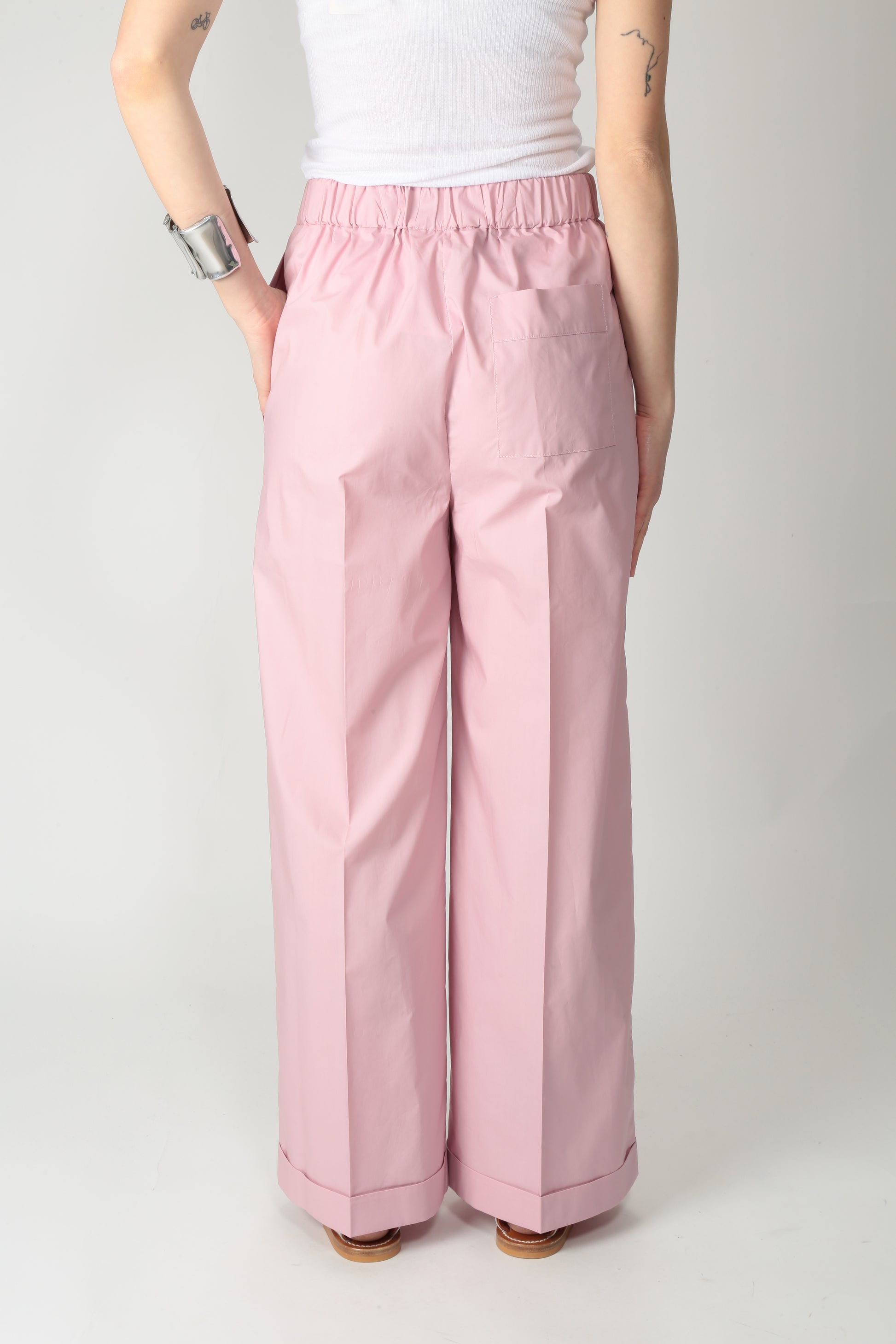 https://admin.shopify.com/store/gulieshop/products/15318341943645#:~:text=https%3A//www.gulieshop.it%20%E2%80%BA%20products%20%E2%80%BA%20solotre%2Dpantalone%2Dampio%2Dcon%2Dcintura%2Dm1d0209%2D2