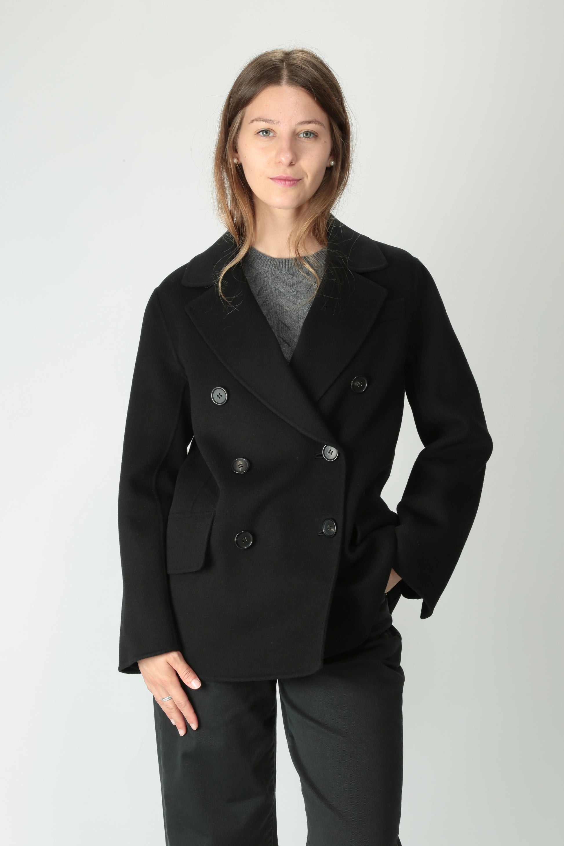 https://admin.shopify.com/store/gulieshop/products/15526145982813#:~:text=https%3A//www.gulieshop.it%20%E2%80%BA%20products%20%E2%80%BA%20s%2Dmaxmara%2Dgiacca%2Ddoppiopetto%2Din%2Dlana%2Dlukas