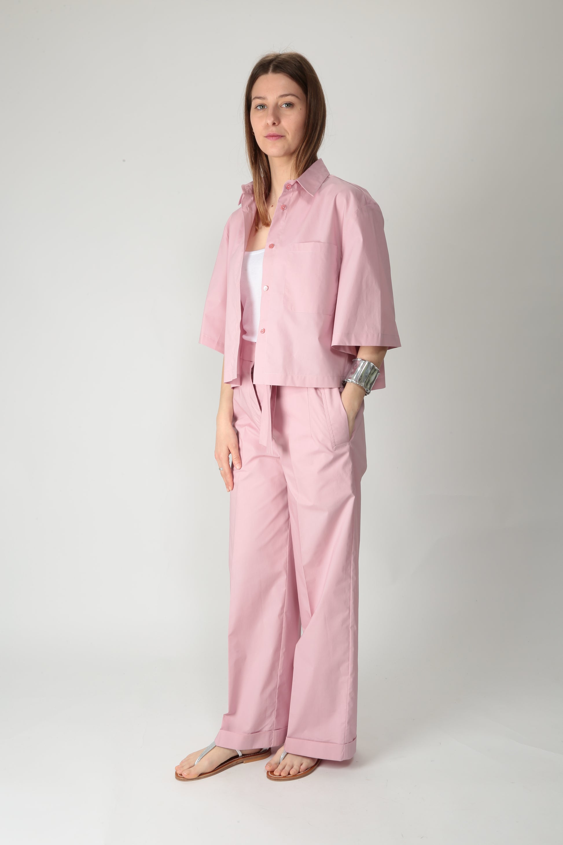 https://admin.shopify.com/store/gulieshop/products/15318342009181#:~:text=https%3A//www.gulieshop.it%20%E2%80%BA%20products%20%E2%80%BA%20solotre%2Dcamcia%2Dcropped%2Din%2Dcotone%2Dm1d0221