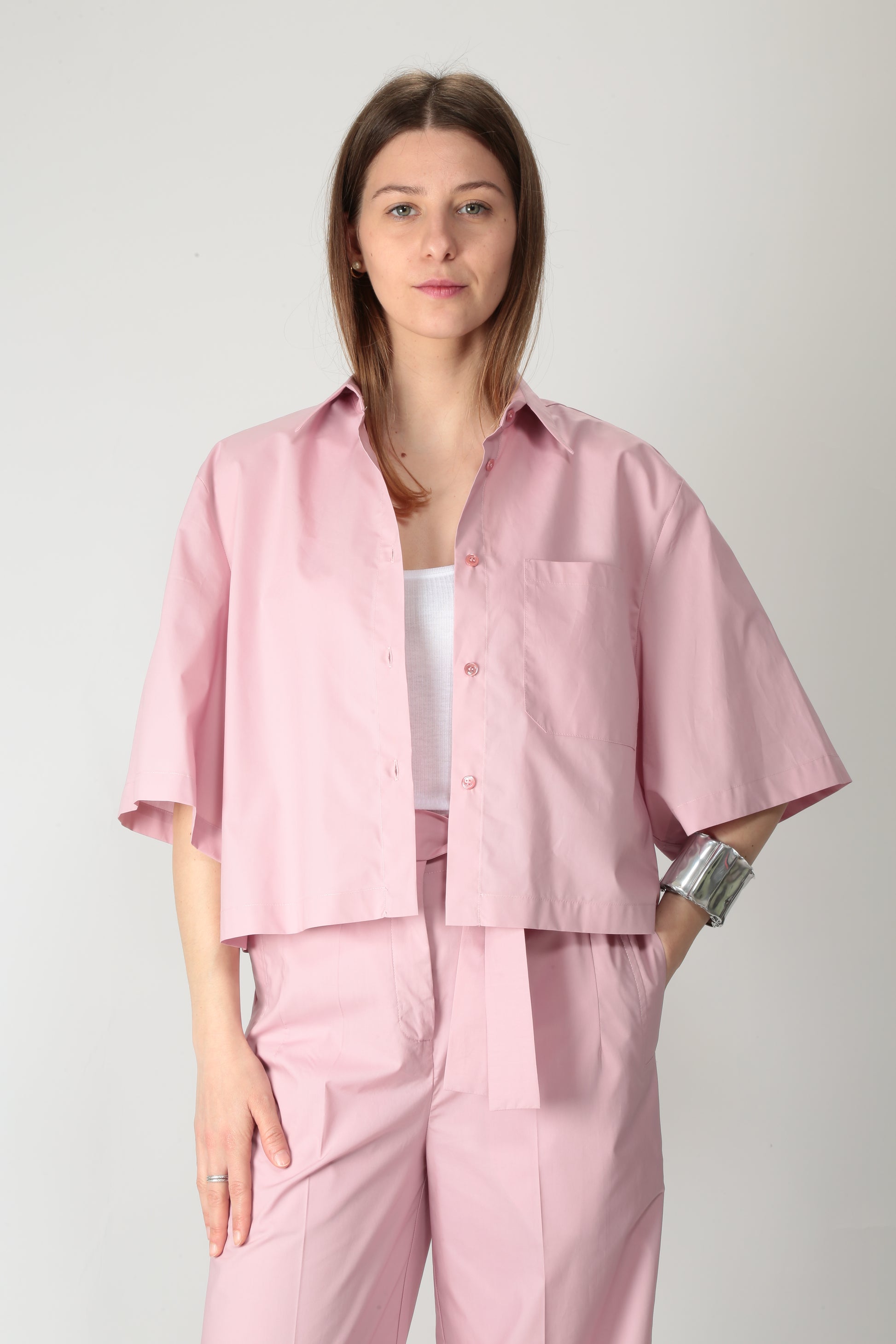 https://admin.shopify.com/store/gulieshop/products/15318342009181#:~:text=https%3A//www.gulieshop.it%20%E2%80%BA%20products%20%E2%80%BA%20solotre%2Dcamcia%2Dcropped%2Din%2Dcotone%2Dm1d0221