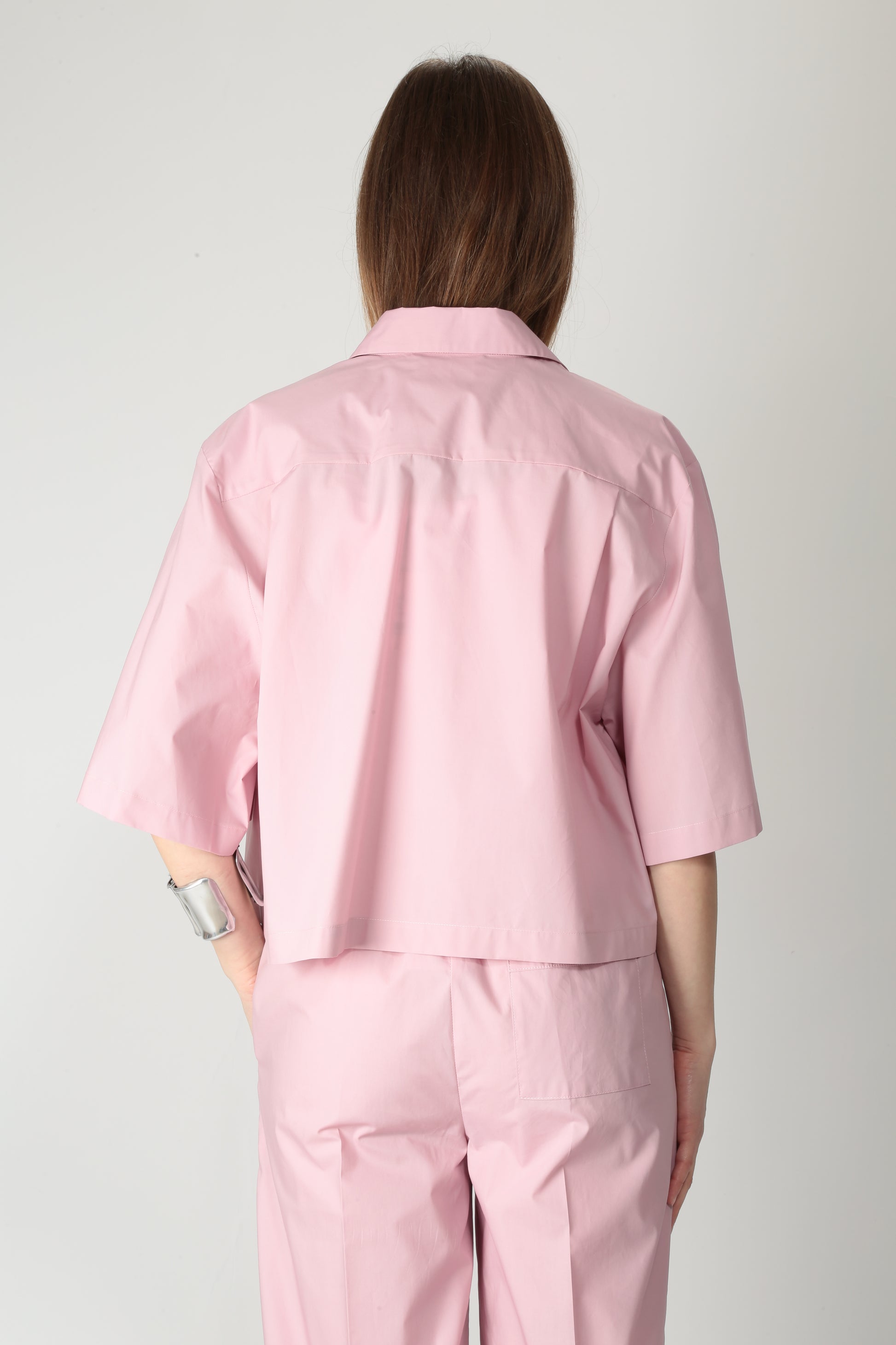 https://admin.shopify.com/store/gulieshop/products/15318342009181#:~:text=https%3A//www.gulieshop.it%20%E2%80%BA%20products%20%E2%80%BA%20solotre%2Dcamcia%2Dcropped%2Din%2Dcotone%2Dm1d0221