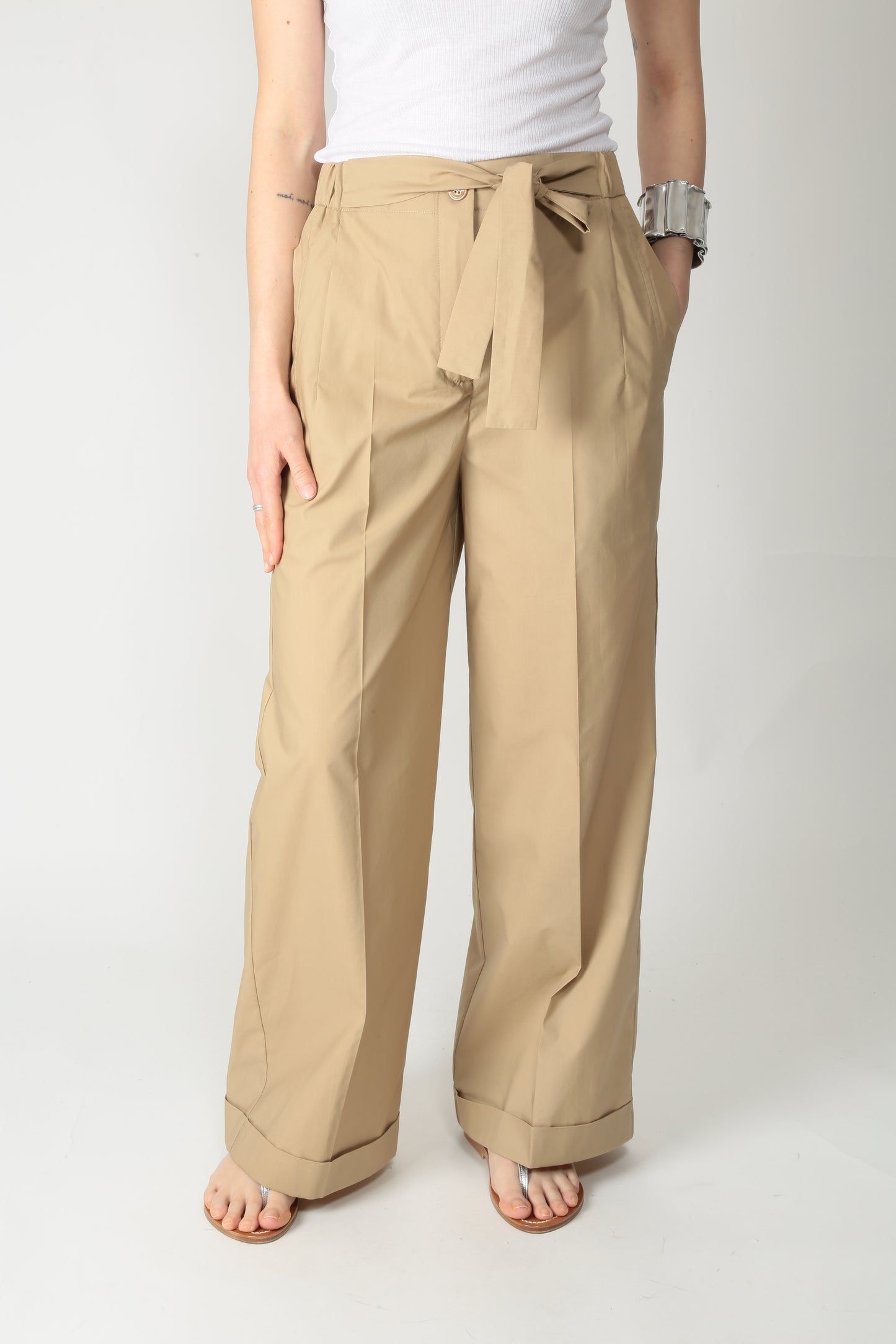 https://admin.shopify.com/store/gulieshop/products/15318341878109#:~:text=https%3A//www.gulieshop.it%20%E2%80%BA%20products%20%E2%80%BA%20solotre%2Dpantalone%2Dampio%2Dcon%2Dcintura%2Dm1d0209%2D1