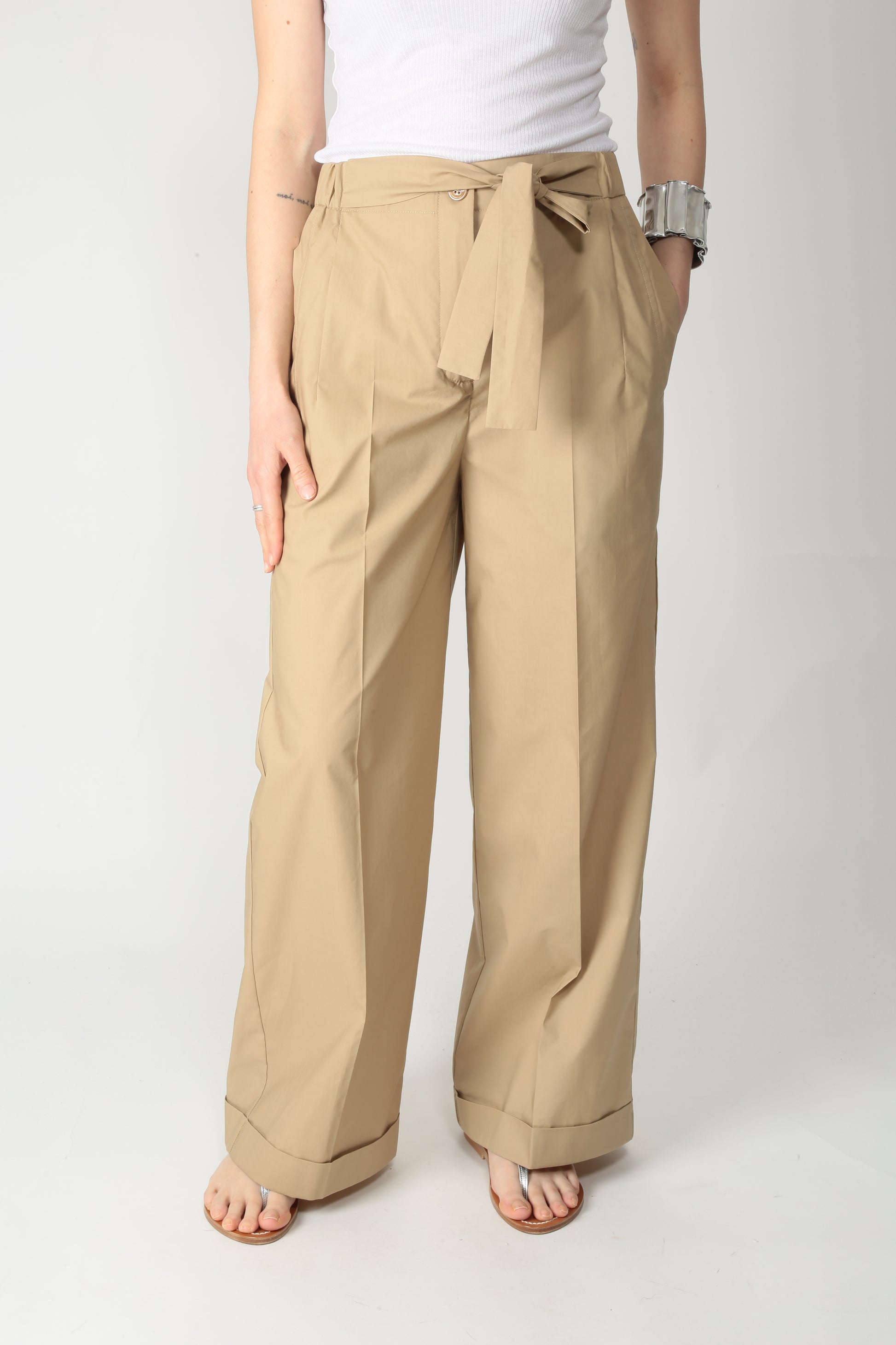 https://admin.shopify.com/store/gulieshop/products/15318341878109#:~:text=https%3A//www.gulieshop.it%20%E2%80%BA%20products%20%E2%80%BA%20solotre%2Dpantalone%2Dampio%2Dcon%2Dcintura%2Dm1d0209%2D1