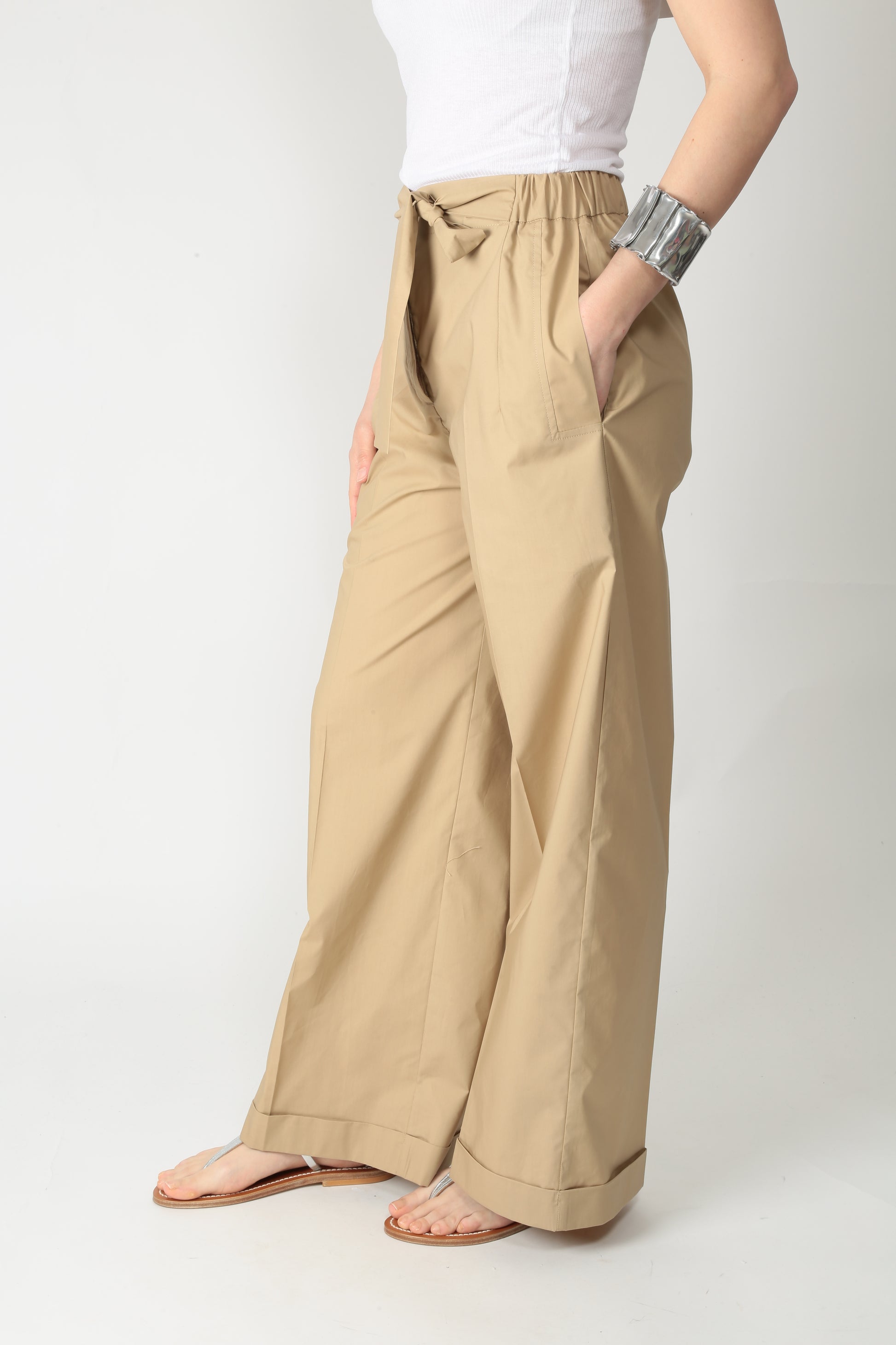 https://admin.shopify.com/store/gulieshop/products/15318341878109#:~:text=https%3A//www.gulieshop.it%20%E2%80%BA%20products%20%E2%80%BA%20solotre%2Dpantalone%2Dampio%2Dcon%2Dcintura%2Dm1d0209%2D1