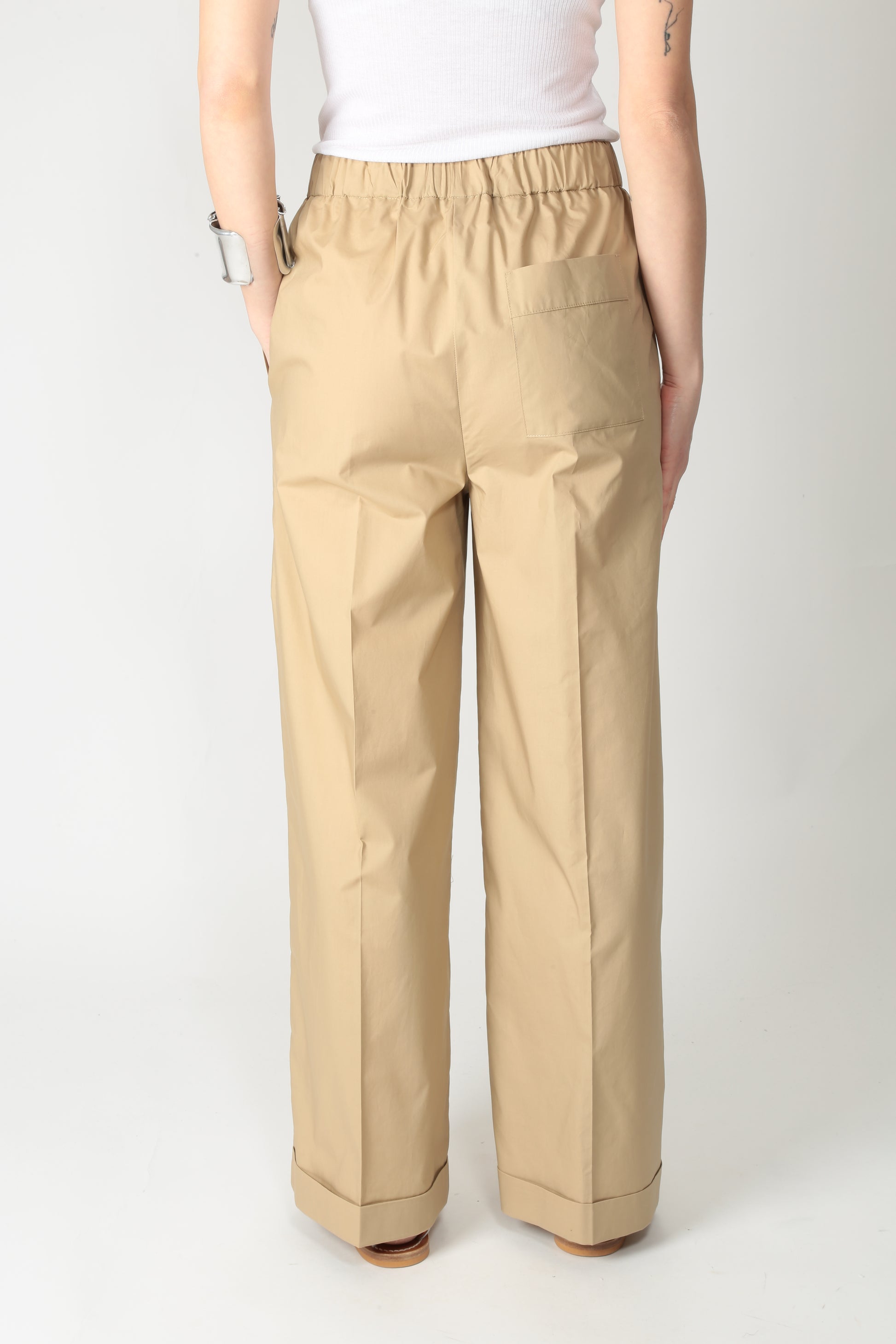 https://admin.shopify.com/store/gulieshop/products/15318341878109#:~:text=https%3A//www.gulieshop.it%20%E2%80%BA%20products%20%E2%80%BA%20solotre%2Dpantalone%2Dampio%2Dcon%2Dcintura%2Dm1d0209%2D1