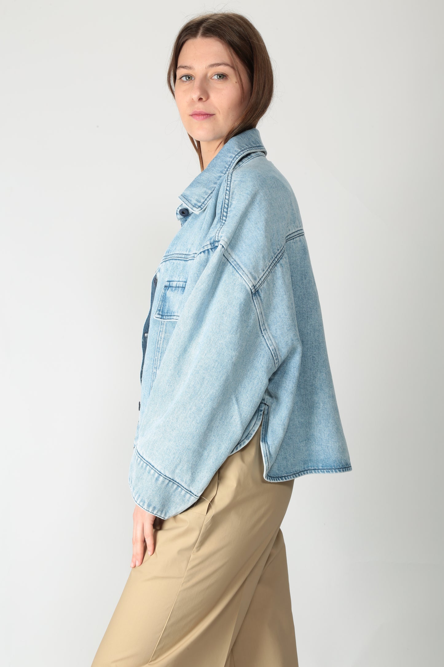 https://admin.shopify.com/store/gulieshop/products/15318342336861#:~:text=https%3A//www.gulieshop.it%20%E2%80%BA%20products%20%E2%80%BA%20solotre%2Dgiacca%2Ddi%2Djeans%2Dm1d0198
