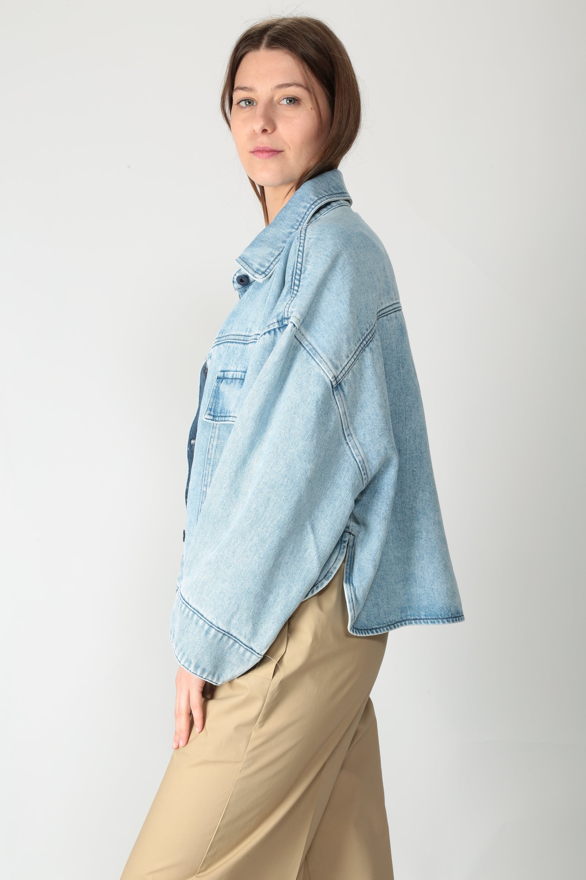 https://admin.shopify.com/store/gulieshop/products/15318342336861#:~:text=https%3A//www.gulieshop.it%20%E2%80%BA%20products%20%E2%80%BA%20solotre%2Dgiacca%2Ddi%2Djeans%2Dm1d0198
