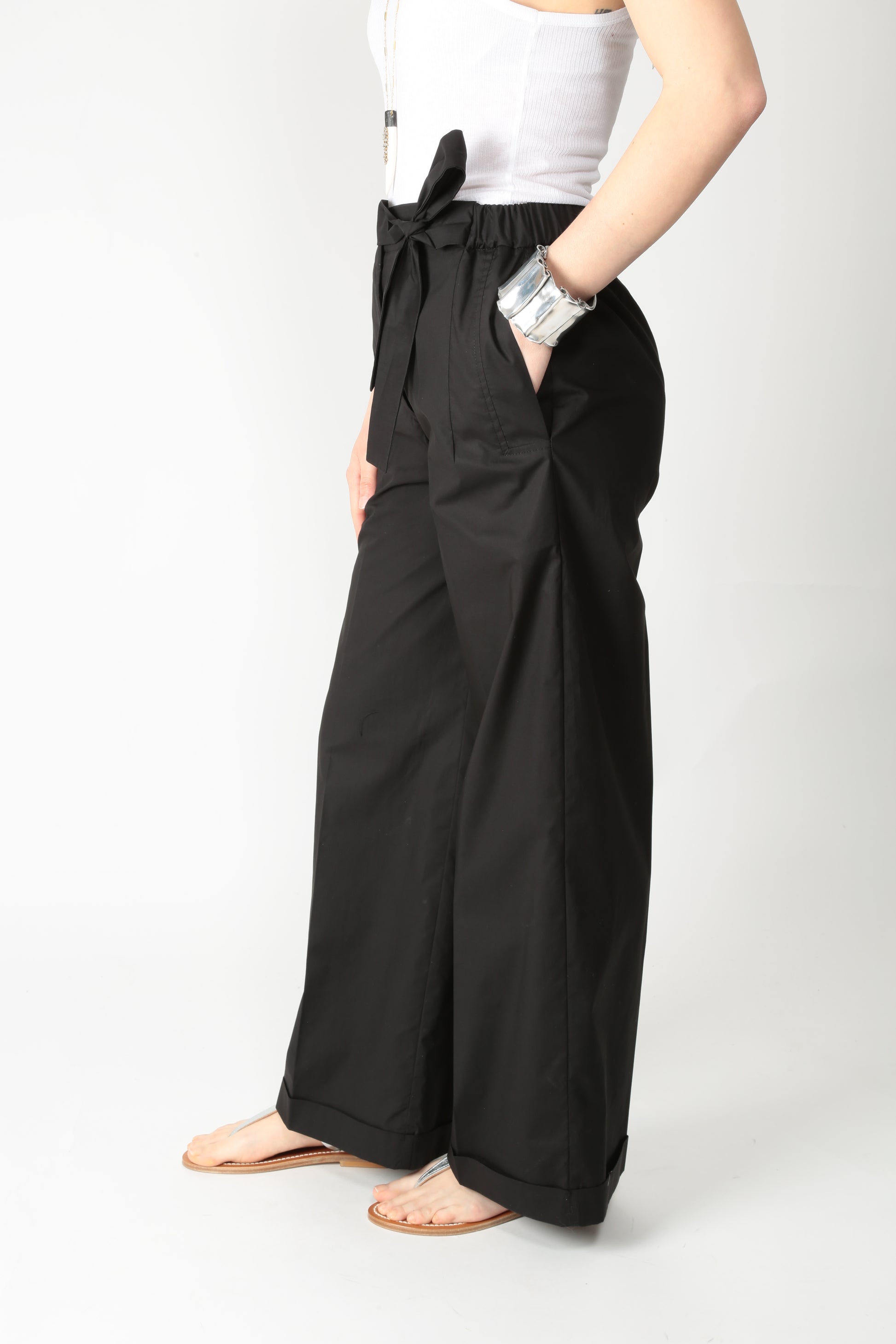 https://admin.shopify.com/store/gulieshop/products/15318341779805#:~:text=https%3A//www.gulieshop.it%20%E2%80%BA%20products%20%E2%80%BA%20solotre%2Dpantalone%2Dampio%2Dcon%2Dcintura%2Dm1d0209