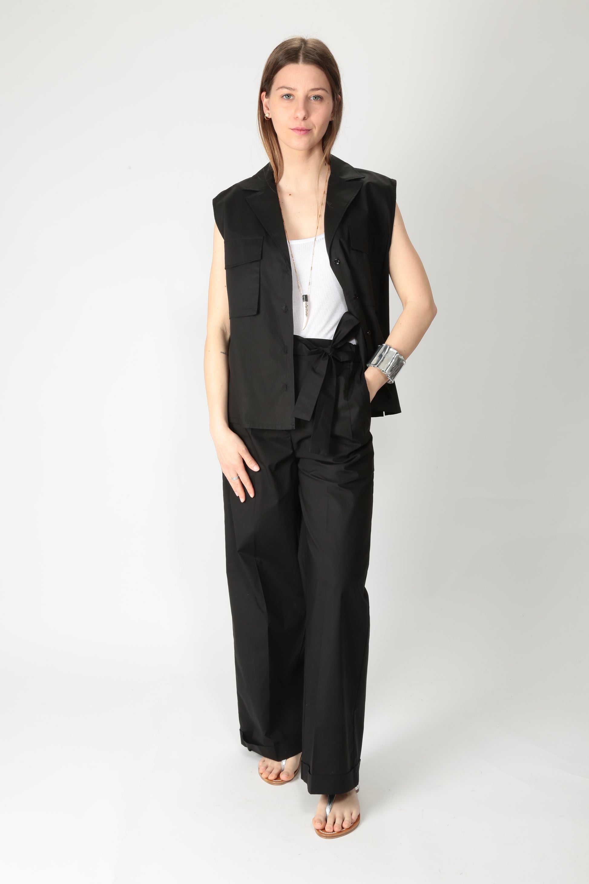 https://admin.shopify.com/store/gulieshop/products/15318341779805#:~:text=https%3A//www.gulieshop.it%20%E2%80%BA%20products%20%E2%80%BA%20solotre%2Dpantalone%2Dampio%2Dcon%2Dcintura%2Dm1d0209