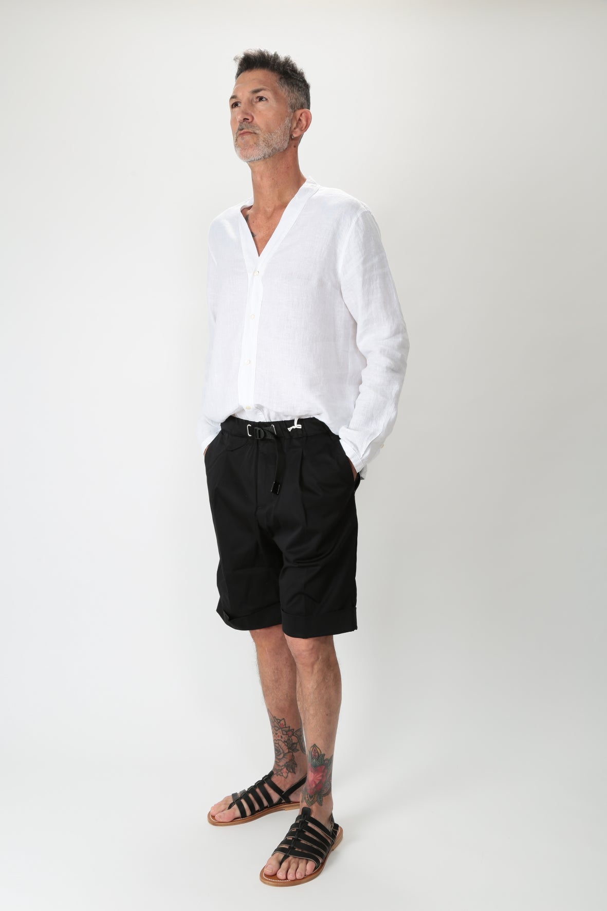 https://admin.shopify.com/store/gulieshop/products/9263492333917#:~:text=Invia-,White%20Sand%20Bermuda%20con%20pinces%2024SU5769,-Contenuto%20multimediale%201