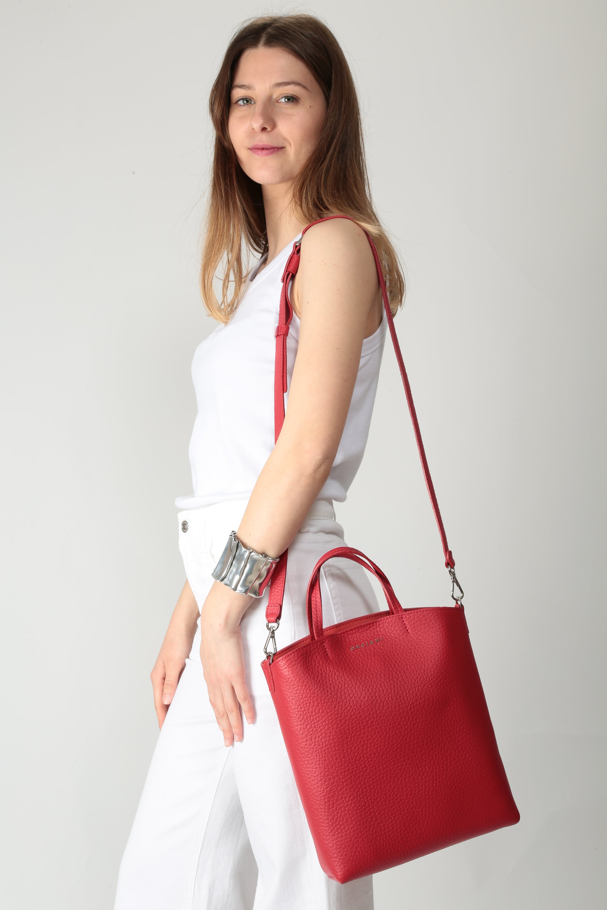 https://admin.shopify.com/store/gulieshop/products/15213637402973#:~:text=https%3A//www.gulieshop.it%20%E2%80%BA%20products%20%E2%80%BA%20orciani%2Dborsa%2Dshopper%2Dpiccola%2Dladylikes%2Dsoft%2Db02167%2D1