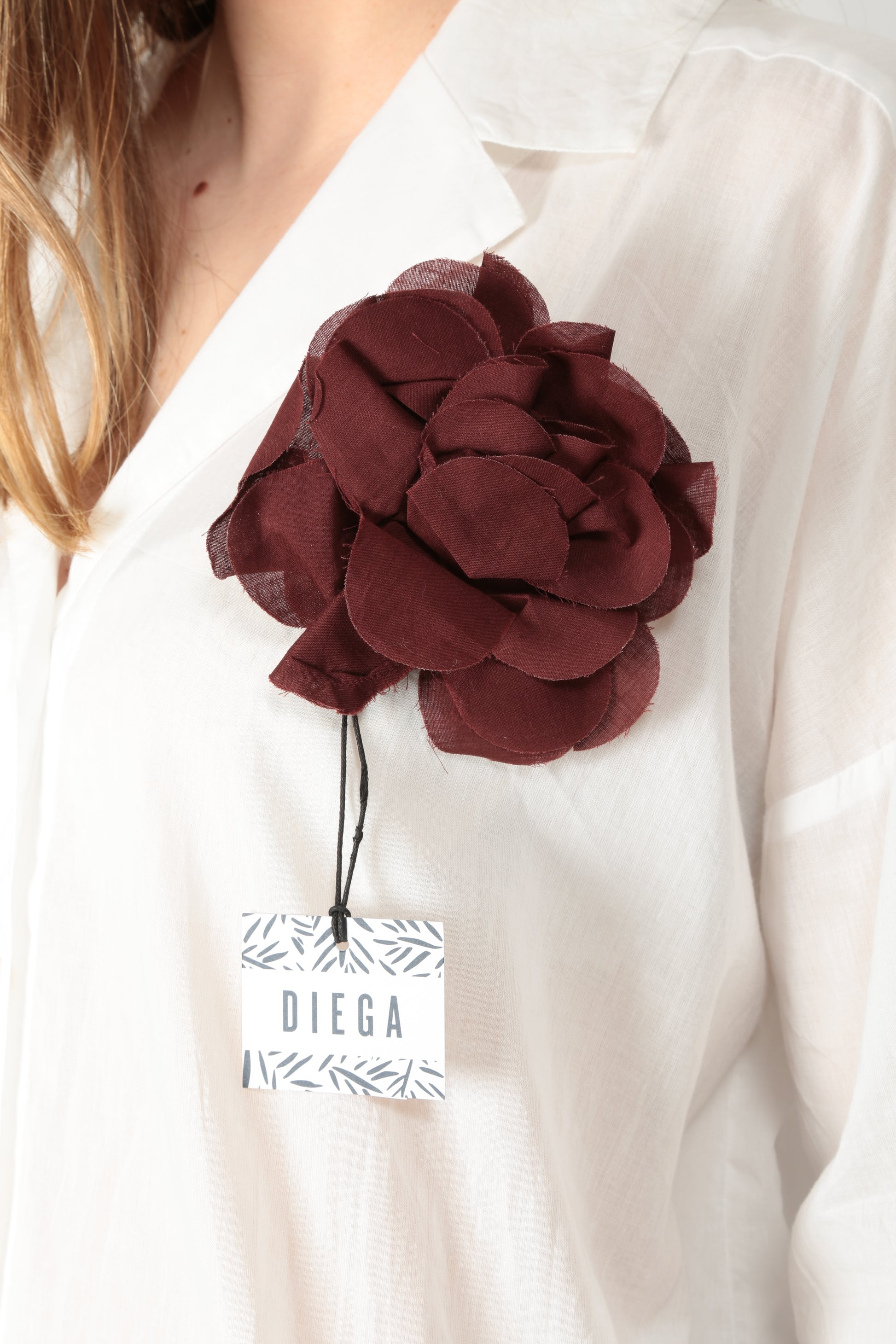 https://admin.shopify.com/store/gulieshop/products/15318343647581#:~:text=https%3A//www.gulieshop.it%20%E2%80%BA%20products%20%E2%80%BA%20diega%2Dspilla%2Da%2Dfiore%2Dflorio%2D10370
