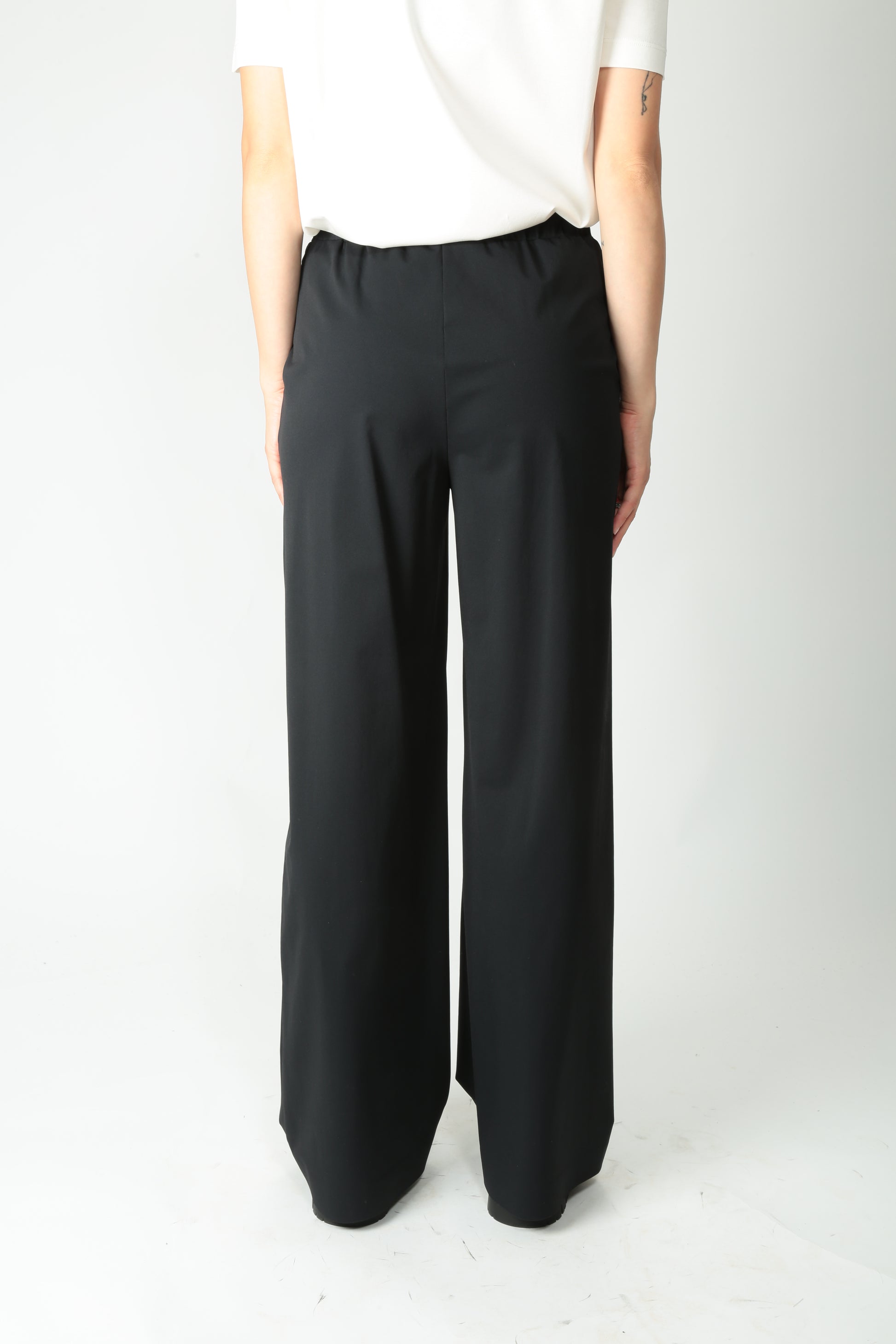 https://admin.shopify.com/store/gulieshop/products/15526140019037#:~:text=https%3A//www.gulieshop.it%20%E2%80%BA%20products%20%E2%80%BA%20maxmara%2Dmm%2Dpantalone%2Din%2Dtessuto%2Dtecnico%2Dverres