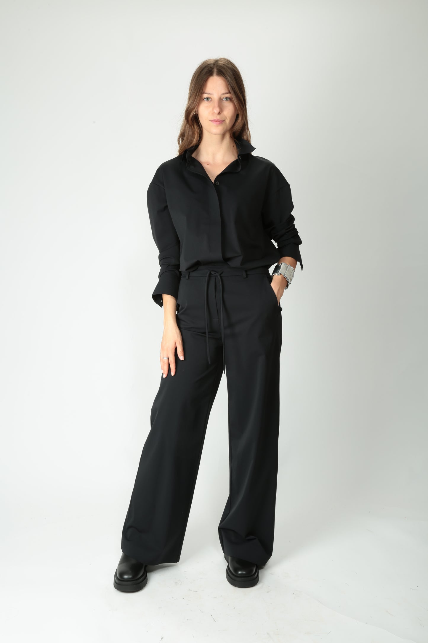 https://admin.shopify.com/store/gulieshop/products/15526140019037#:~:text=https%3A//www.gulieshop.it%20%E2%80%BA%20products%20%E2%80%BA%20maxmara%2Dmm%2Dpantalone%2Din%2Dtessuto%2Dtecnico%2Dverres