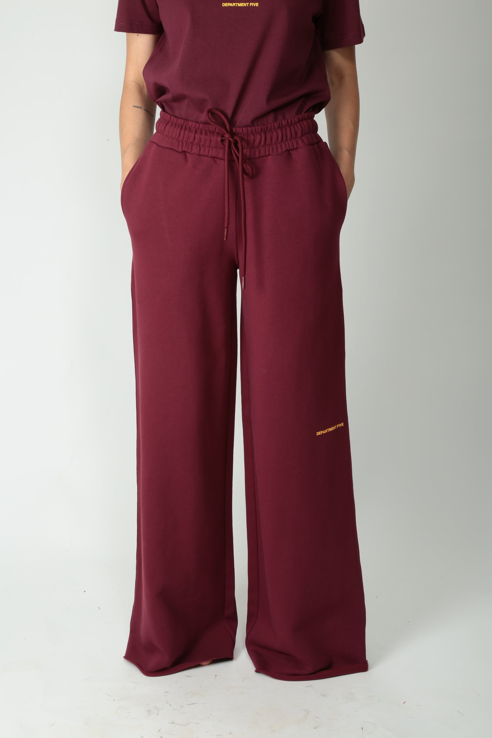 https://admin.shopify.com/store/gulieshop/products/15505929306461#:~:text=https%3A//www.gulieshop.it%20%E2%80%BA%20products%20%E2%80%BA%20department%2D5%2Dpantalone%2Din%2Dfelpa%2Dampio%2Dulco%2Ddp59651d2ff0024000p07
