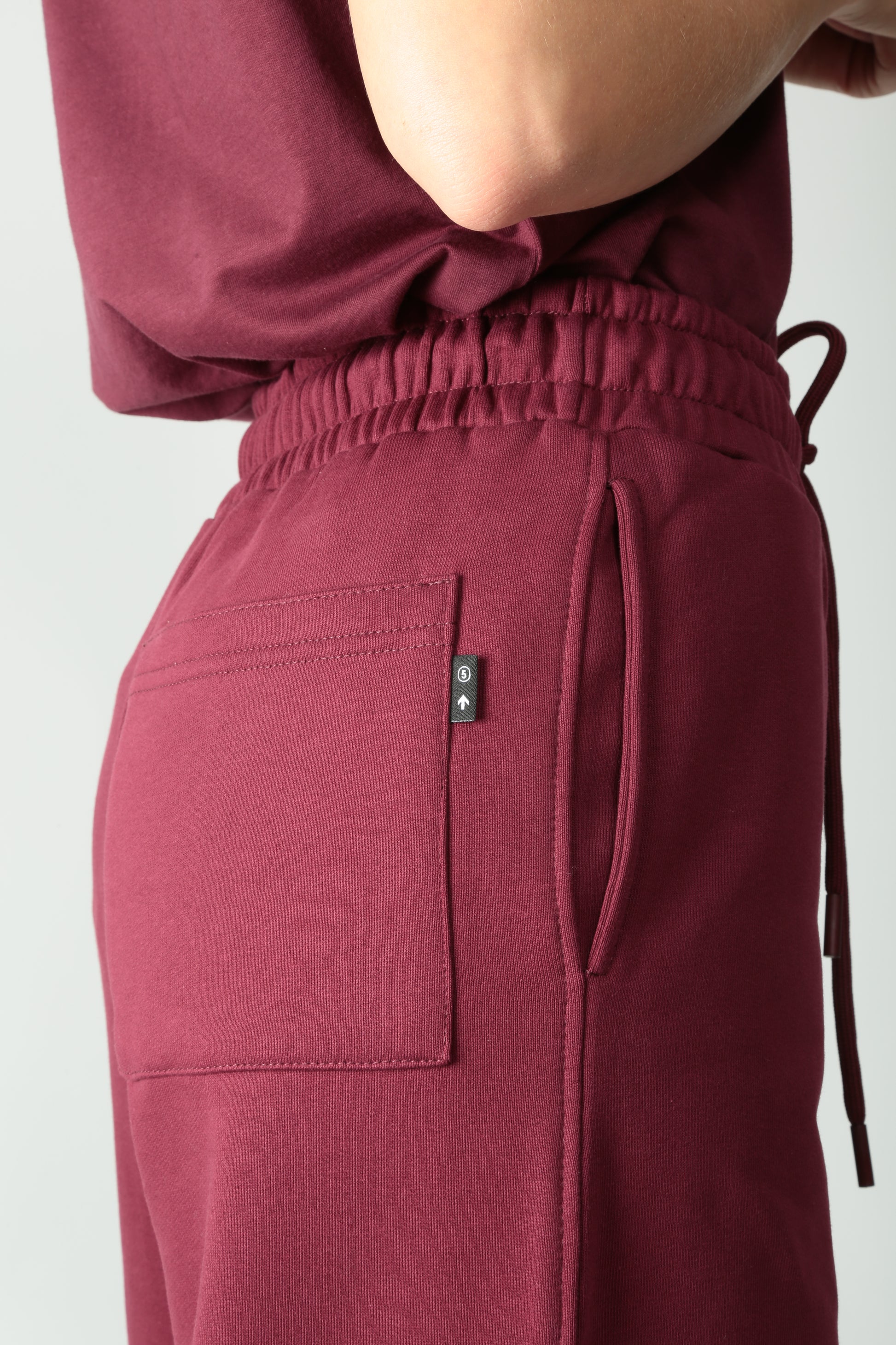 https://admin.shopify.com/store/gulieshop/products/15505929306461#:~:text=https%3A//www.gulieshop.it%20%E2%80%BA%20products%20%E2%80%BA%20department%2D5%2Dpantalone%2Din%2Dfelpa%2Dampio%2Dulco%2Ddp59651d2ff0024000p07