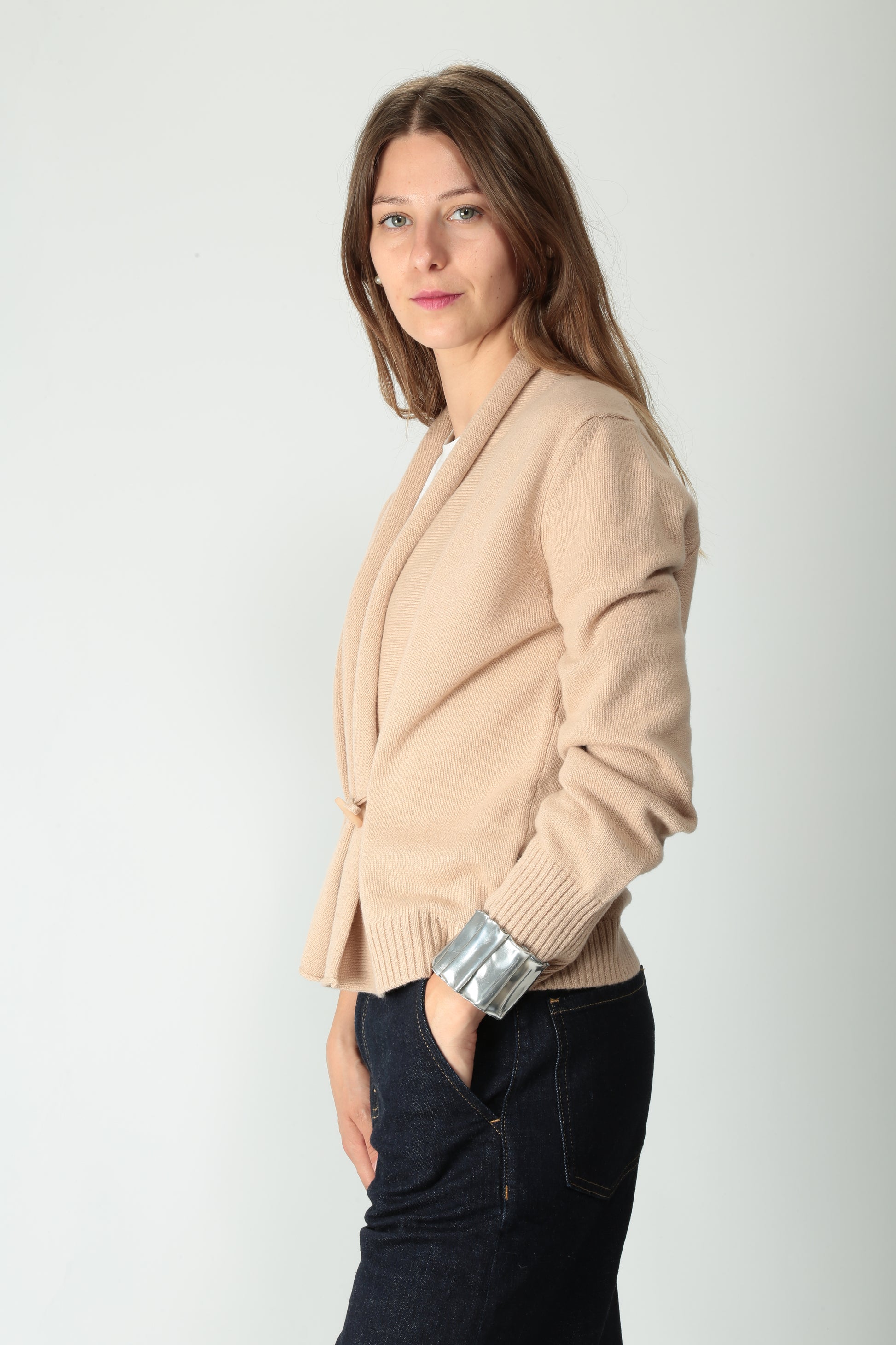 https://admin.shopify.com/store/gulieshop/products/15526133956957#:~:text=https%3A//www.gulieshop.it%20%E2%80%BA%20products%20%E2%80%BA%20kangra%2Dgiacca%2Dcardigan%2Din%2Dlana%2De%2Dcachemire%2D2604%2D04%2D39106