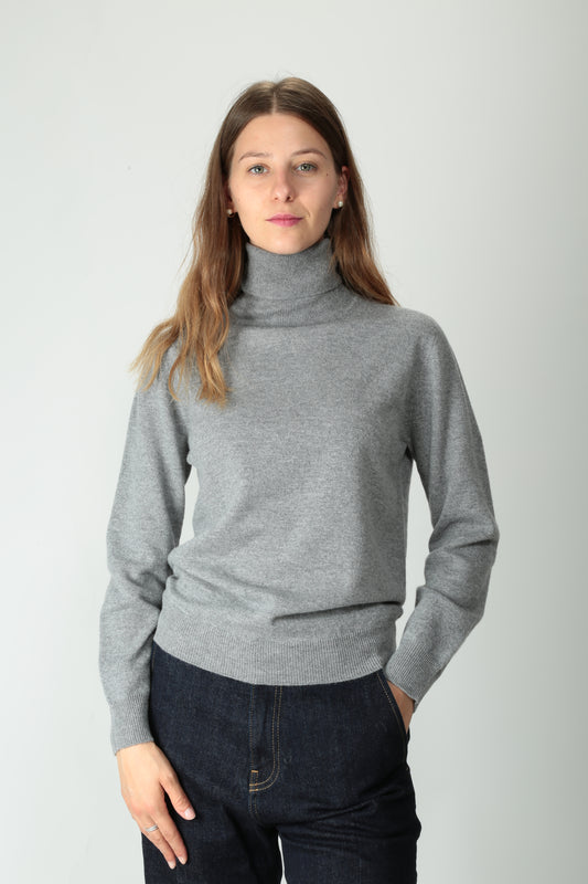 https://admin.shopify.com/store/gulieshop/products/15526133989725#:~:text=https%3A//www.gulieshop.it%20%E2%80%BA%20products%20%E2%80%BA%20kangra%2Dmaglia%2Ddolcevita%2D2511%2D05%2D39151