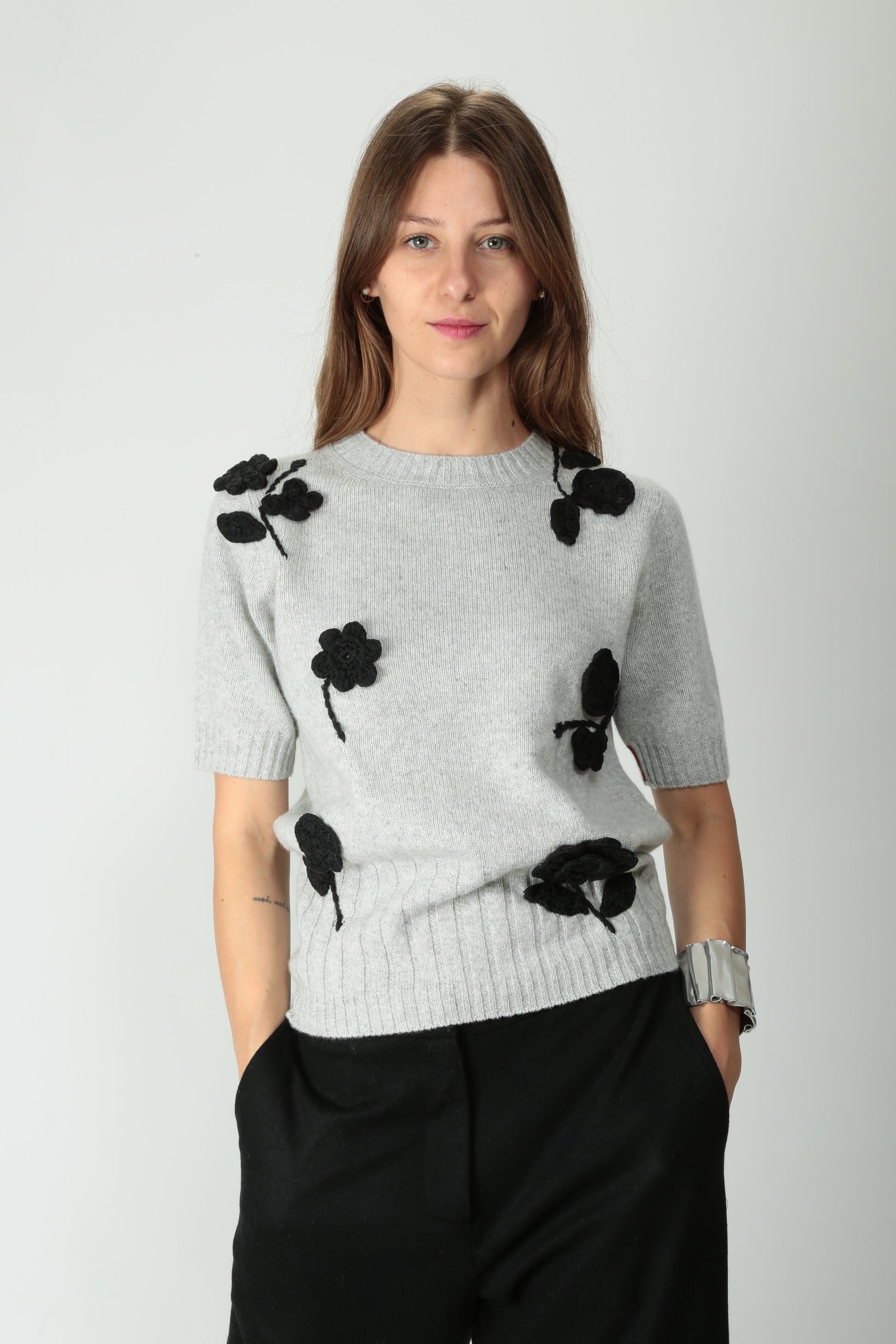 https://admin.shopify.com/store/gulieshop/products/15491874554205#:~:text=https%3A//www.gulieshop.it%20%E2%80%BA%20products%20%E2%80%BA%20l%2Dconti%2Dmaglia%2Dcon%2Dapplicazioni%2Dclaire%2Df5wc73
