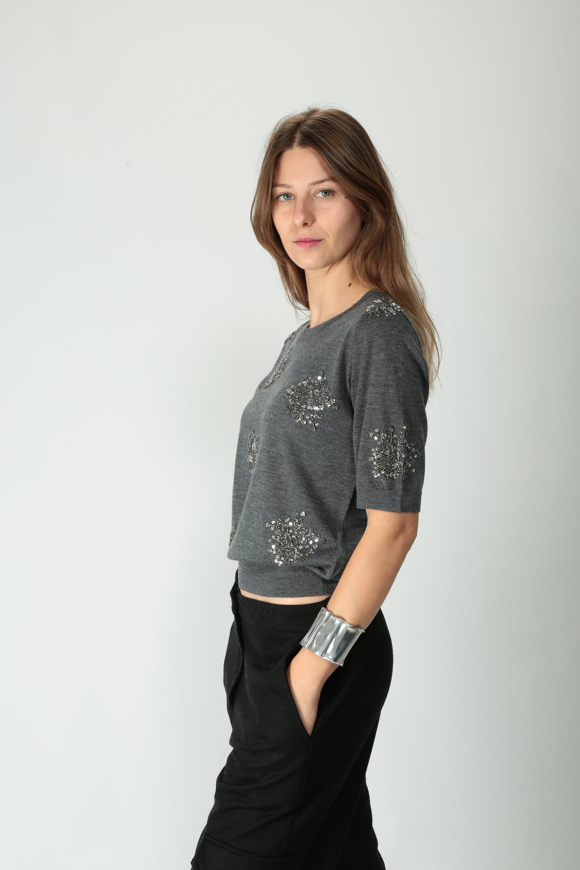 https://admin.shopify.com/store/gulieshop/products/15491874750813#:~:text=https%3A//www.gulieshop.it%20%E2%80%BA%20products%20%E2%80%BA%20l%2Dconti%2Dmaglia%2Din%2Dlana%2Dcon%2Dapplcazioni%2Djacqueline%2Df5wg90