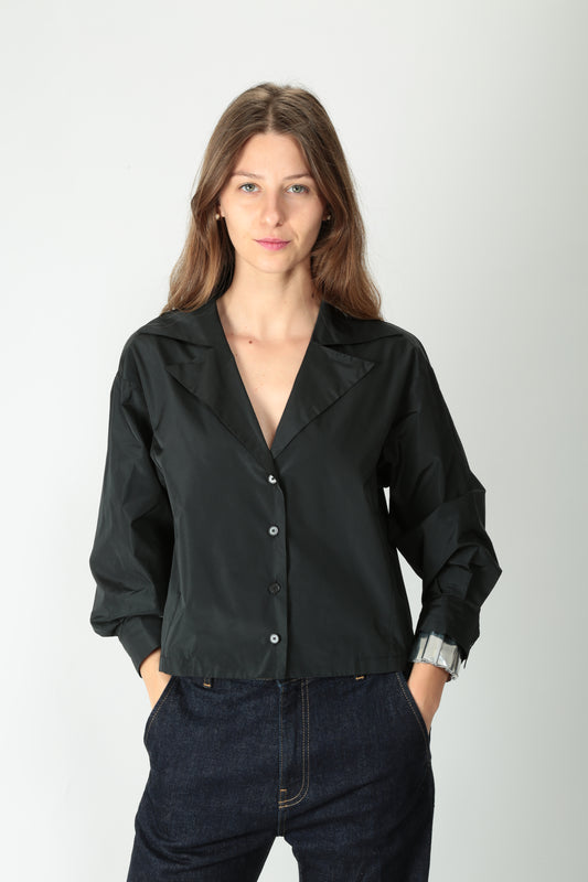 https://admin.shopify.com/store/gulieshop/products/15491874160989#:~:text=https%3A//www.gulieshop.it%20%E2%80%BA%20products%20%E2%80%BA%20l%2Dconti%2Dcamicia%2Din%2Dtaffeta%2Debony%2Df5wy14
