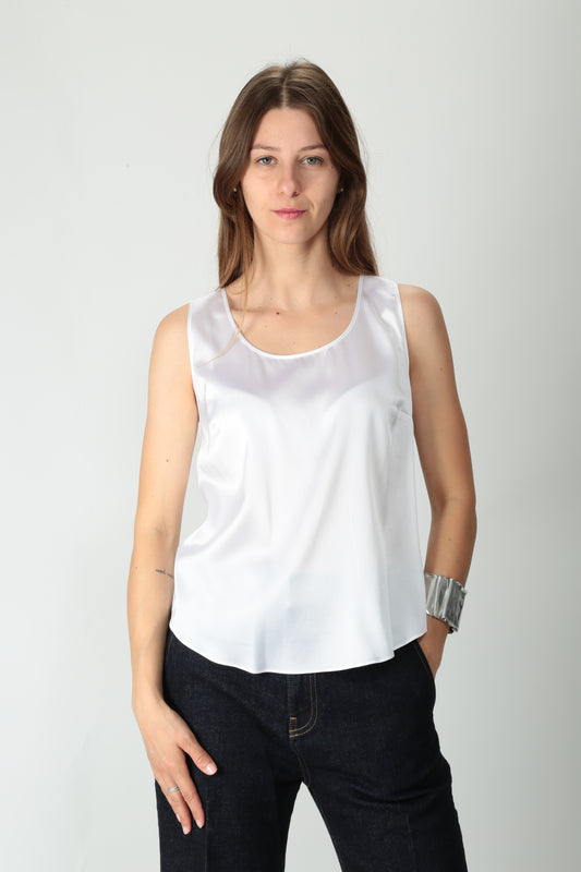 https://admin.shopify.com/store/gulieshop/products/15502397309277#:~:text=https%3A//www.gulieshop.it%20%E2%80%BA%20products%20%E2%80%BA%20maida%2Dmila%2Dtop%2Din%2Dseta%2D251m1060%2D1