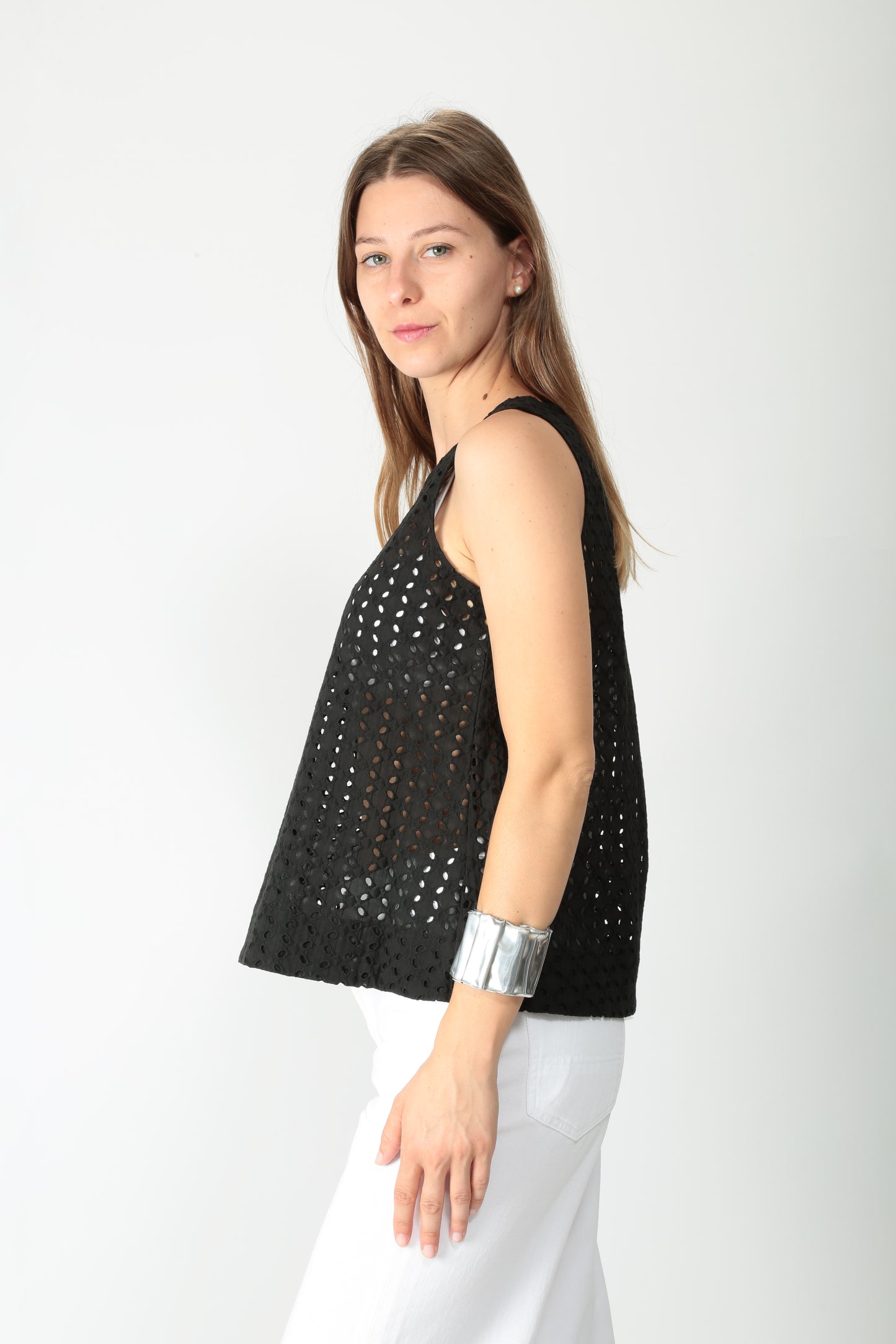 https://admin.shopify.com/store/gulieshop/products/15502397374813#:~:text=https%3A//www.gulieshop.it%20%E2%80%BA%20products%20%E2%80%BA%20maida%2Dmila%2Dtop%2Din%2Dsangallo%2D251m1243