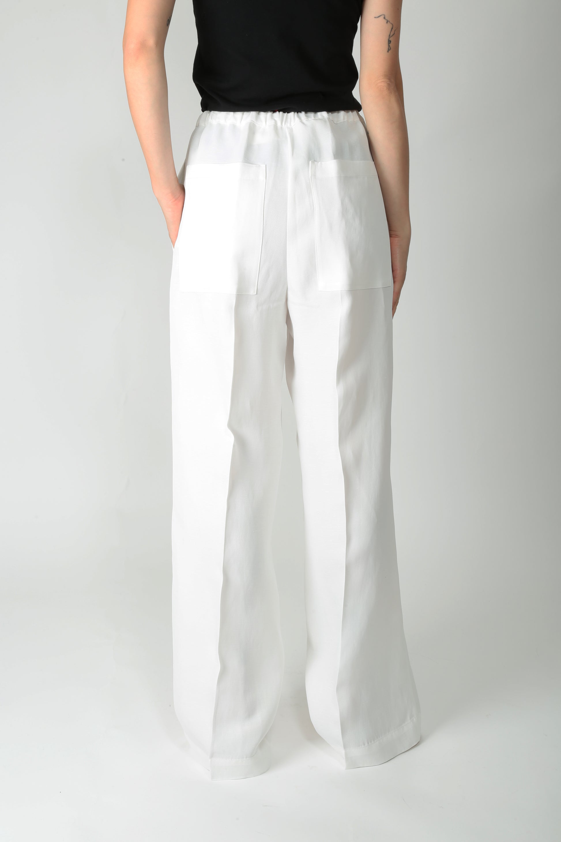 https://admin.shopify.com/store/gulieshop/products/15491875242333#:~:text=https%3A//www.gulieshop.it%20%E2%80%BA%20products%20%E2%80%BA%20l%2Dconti%2Dpantalone%2Din%2Dviscosa%2De%2Dlino%2Djasmin%2Dl5sm26