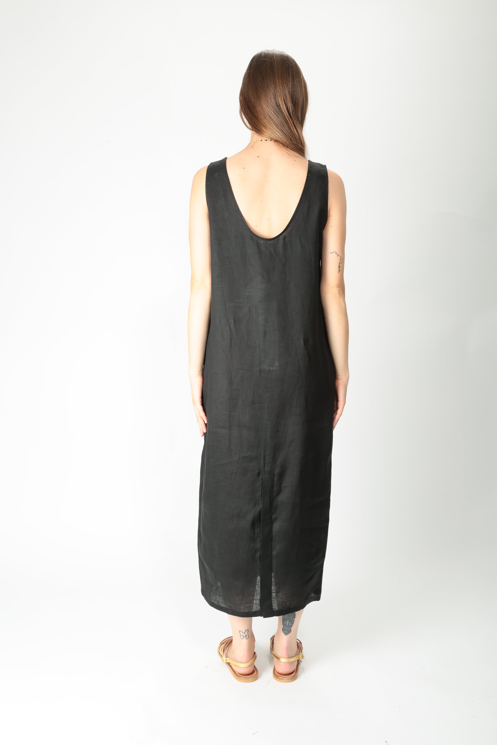 https://admin.shopify.com/store/gulieshop/products/15491874226525#:~:text=https%3A//www.gulieshop.it%20%E2%80%BA%20products%20%E2%80%BA%20l%2Dconti%2Dabito%2Dlungo%2Din%2Dlino%2Dchiara%2Dl5sl28%2D1