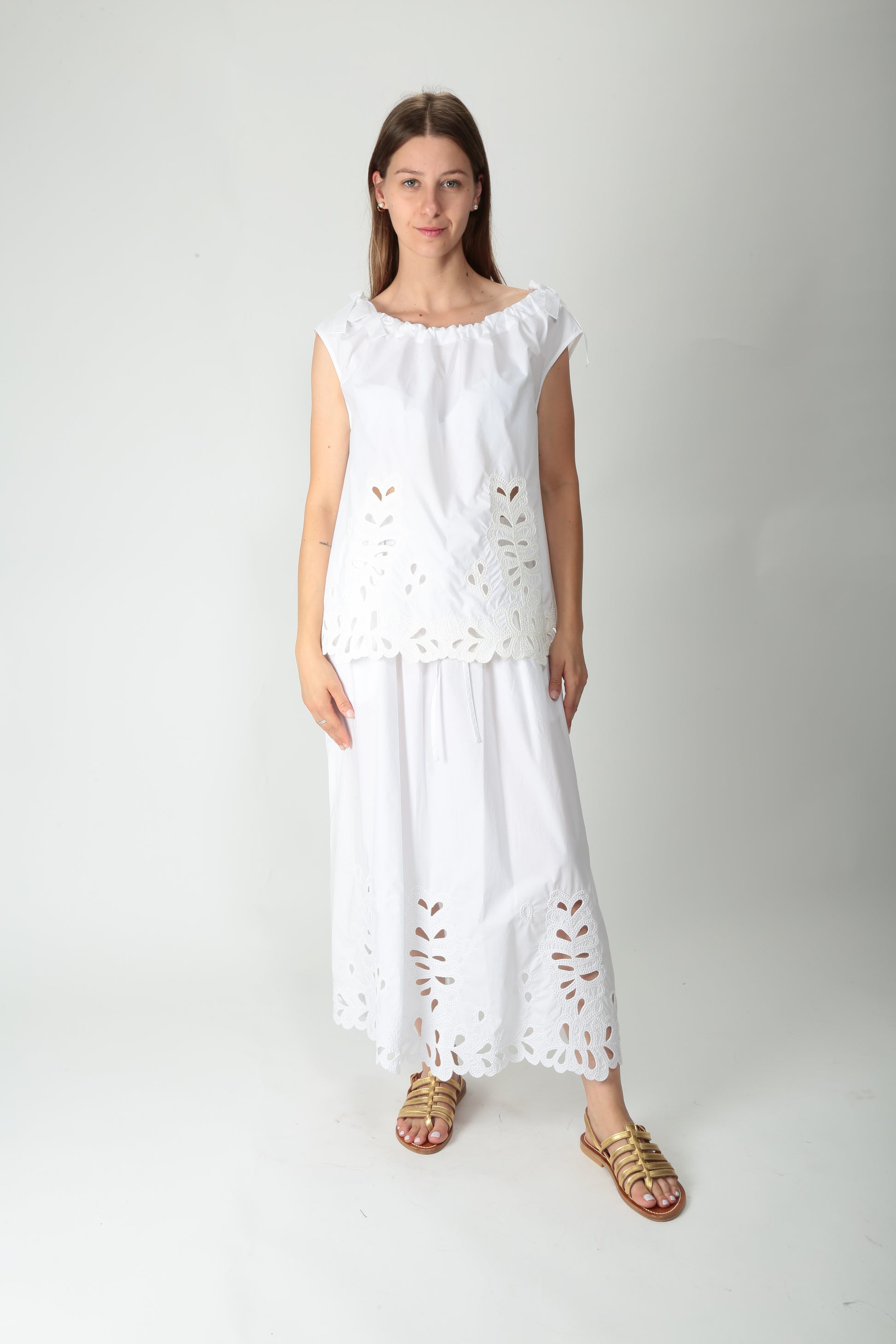 https://admin.shopify.com/store/gulieshop/products/15495348683101#:~:text=https%3A//www.gulieshop.it%20%E2%80%BA%20products%20%E2%80%BA%20meimeij%2Dgonna%2Dcon%2Dricamo%2Dm5eaa2%2D1