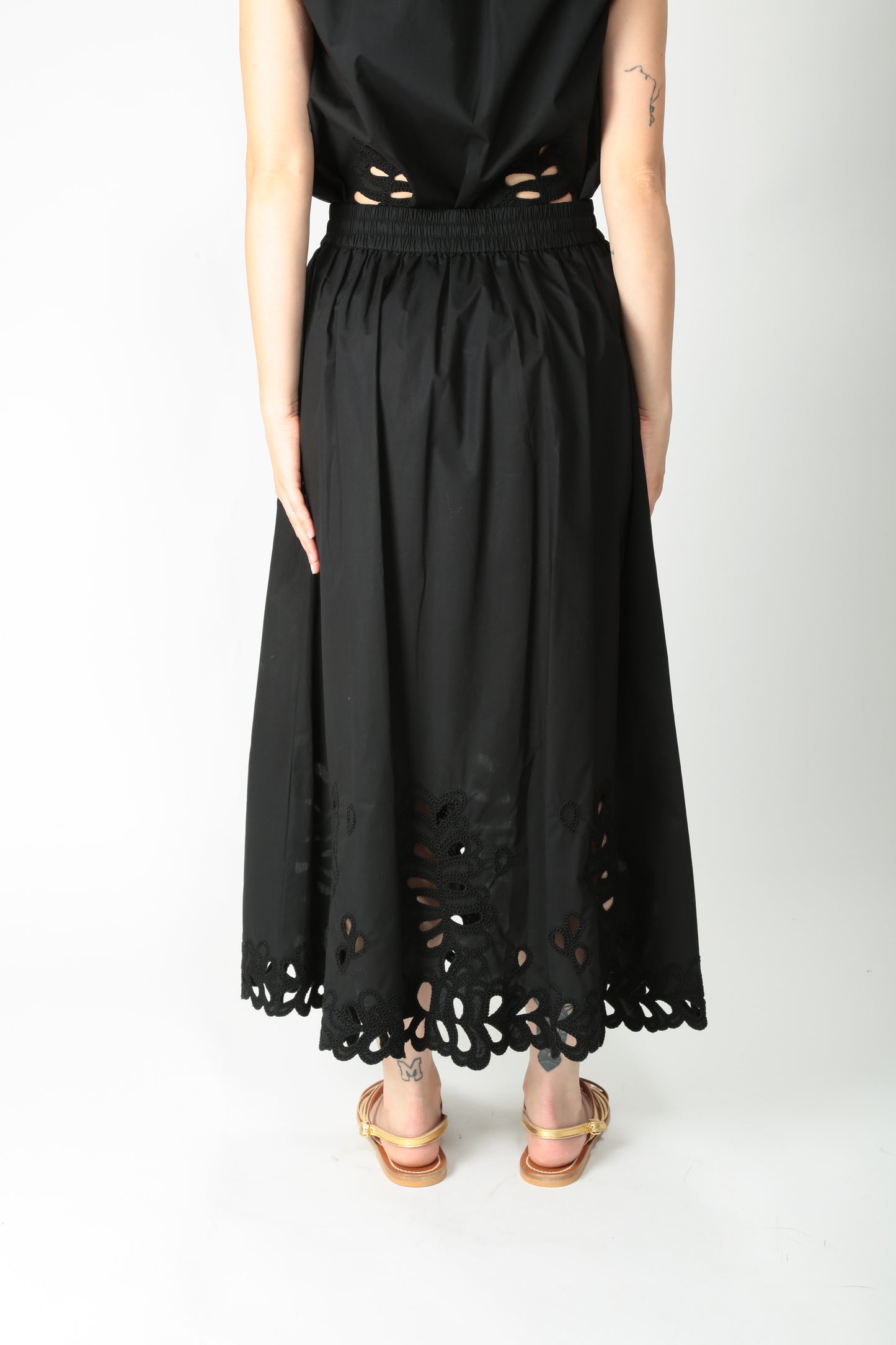 https://admin.shopify.com/store/gulieshop/products/15495348650333#:~:text=https%3A//www.gulieshop.it%20%E2%80%BA%20products%20%E2%80%BA%20meimeij%2Dgonna%2Dcon%2Dricamo%2Dm5eaa2