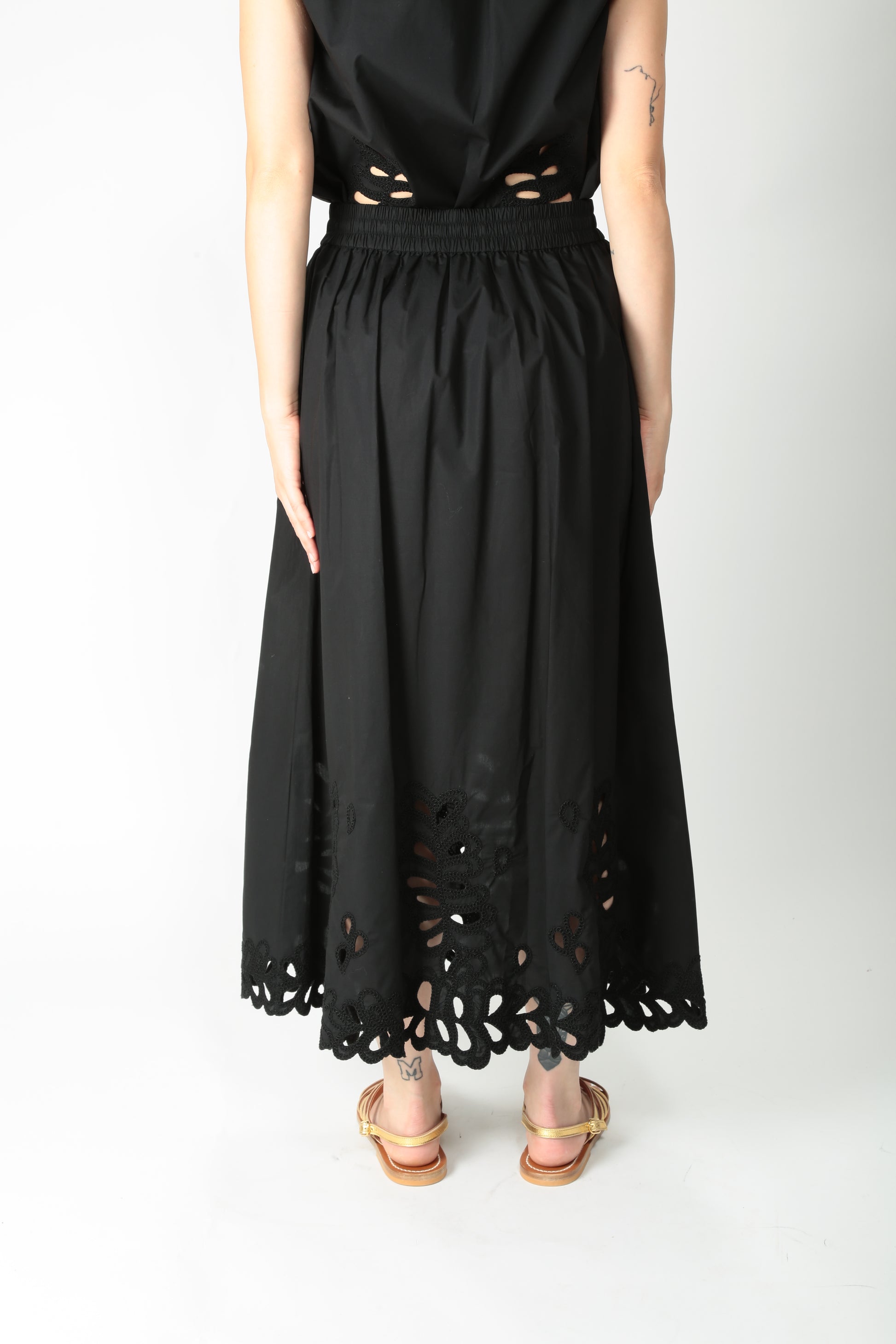 https://admin.shopify.com/store/gulieshop/products/15495348650333#:~:text=https%3A//www.gulieshop.it%20%E2%80%BA%20products%20%E2%80%BA%20meimeij%2Dgonna%2Dcon%2Dricamo%2Dm5eaa2