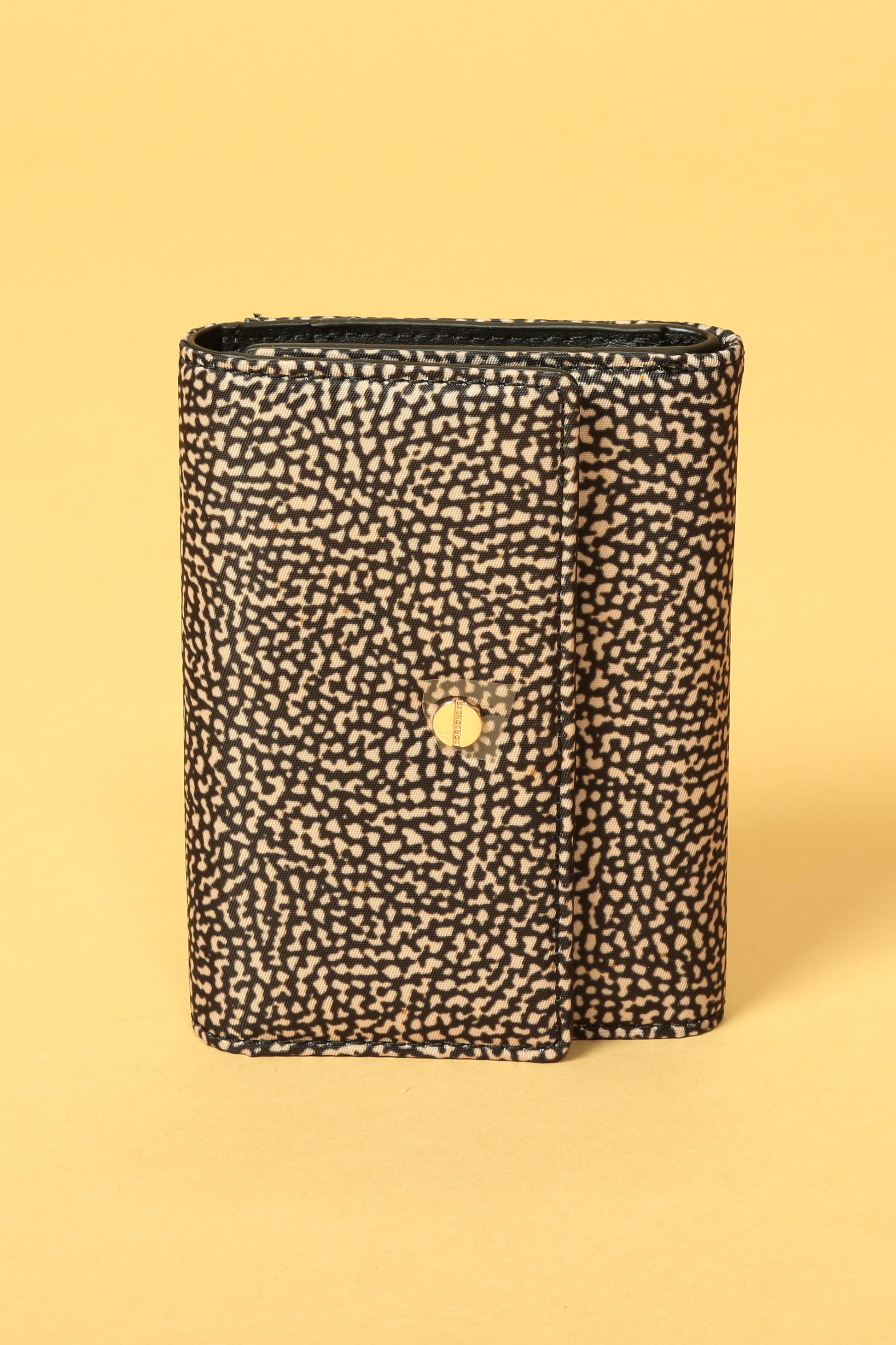 https://admin.shopify.com/store/gulieshop/products/15491901849949#:~:text=https%3A//www.gulieshop.it%20%E2%80%BA%20products%20%E2%80%BA%20borbonese%2Dportafoglio%2Din%2Dtessuto%2Driciclato%2D930161%2Di15