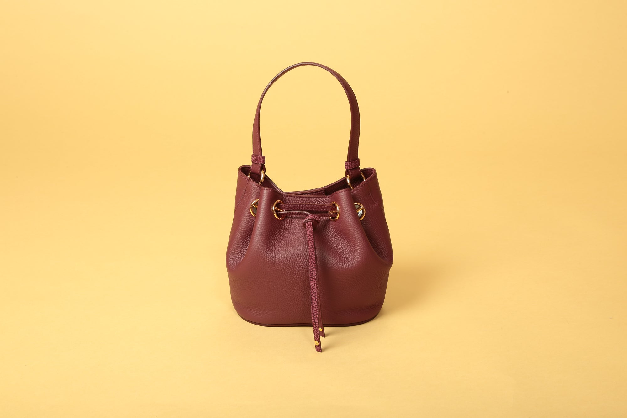 https://admin.shopify.com/store/gulieshop/products/15491900670301#:~:text=https%3A//www.gulieshop.it%20%E2%80%BA%20products%20%E2%80%BA%20borbonese%2Dborsa%2Dsecchiello%2D91010057%2D107