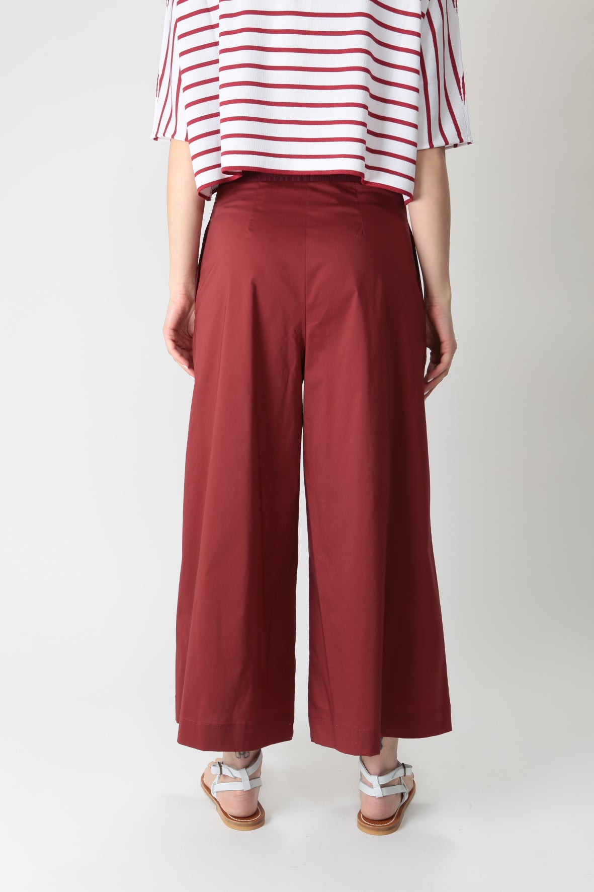 https://admin.shopify.com/store/gulieshop/products/9037171097949#:~:text=Invia-,L.%20Conti%20Pantalone%20con%20elastico%20in%20vita%20CNTK58,-Contenuto%20multimediale%201