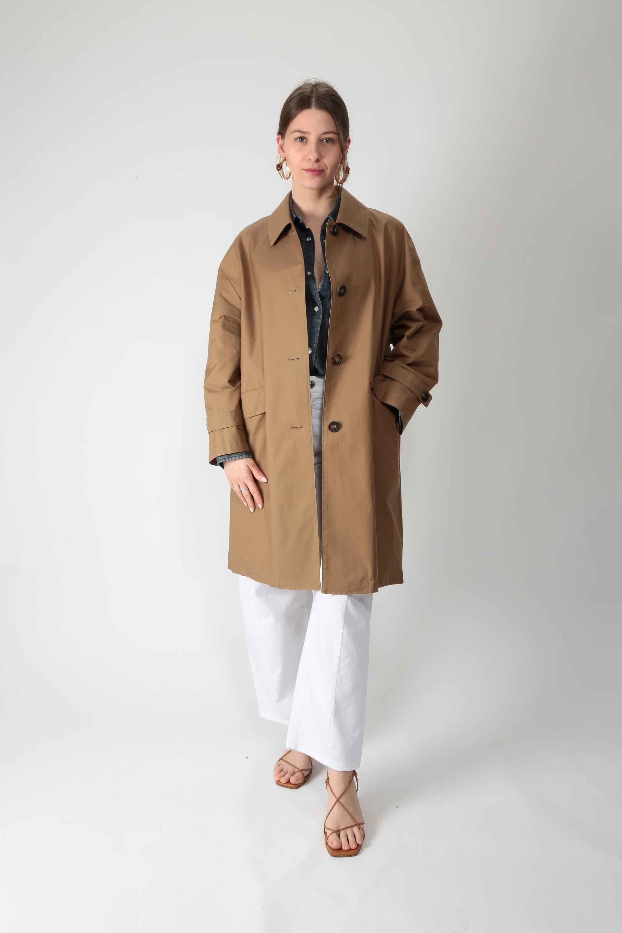 https://admin.shopify.com/store/gulieshop/products/15894316417373#:~:text=https%3A//www.gulieshop.it%20%E2%80%BA%20products%20%E2%80%BA%20maxmara%2Dthe%2Dcube%2Dcappotto%2Dsfoderato%2Dmtcpetali
