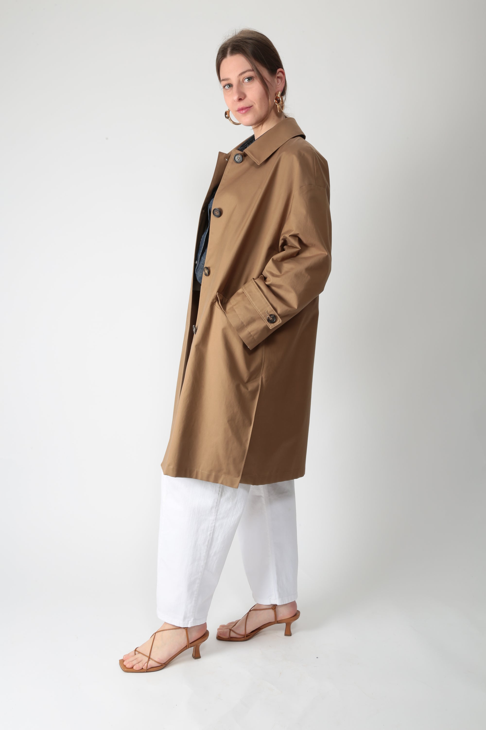 https://admin.shopify.com/store/gulieshop/products/15894316417373#:~:text=https%3A//www.gulieshop.it%20%E2%80%BA%20products%20%E2%80%BA%20maxmara%2Dthe%2Dcube%2Dcappotto%2Dsfoderato%2Dmtcpetali