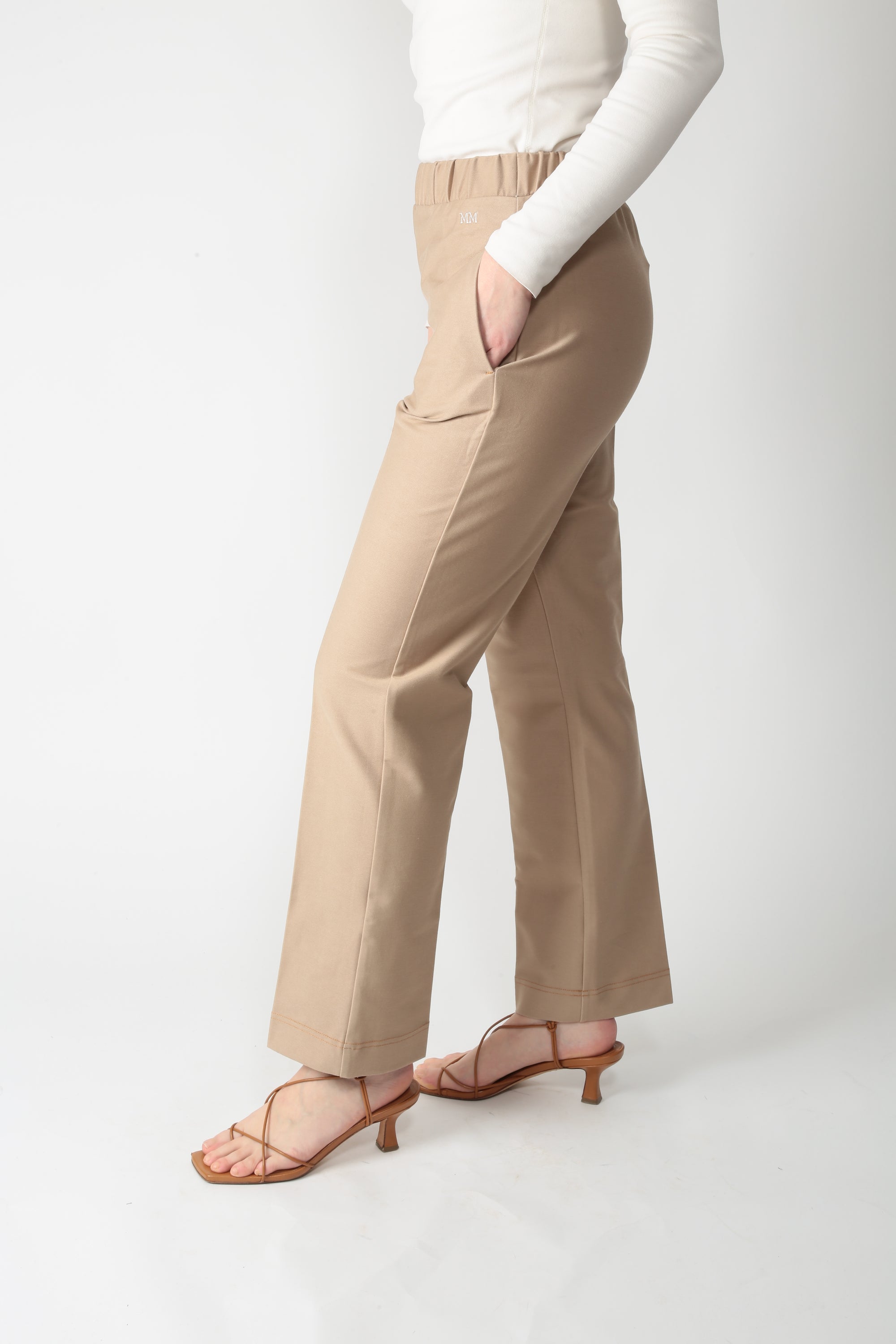 https://admin.shopify.com/store/gulieshop/products/15909805621597#:~:text=https%3A//www.gulieshop.it%20%E2%80%BA%20products%20%E2%80%BA%20maxmara%2Dmm%2Dpantalone%2Din%2Djersey%2Ddi%2Dcotone%2Dmmlcloruro