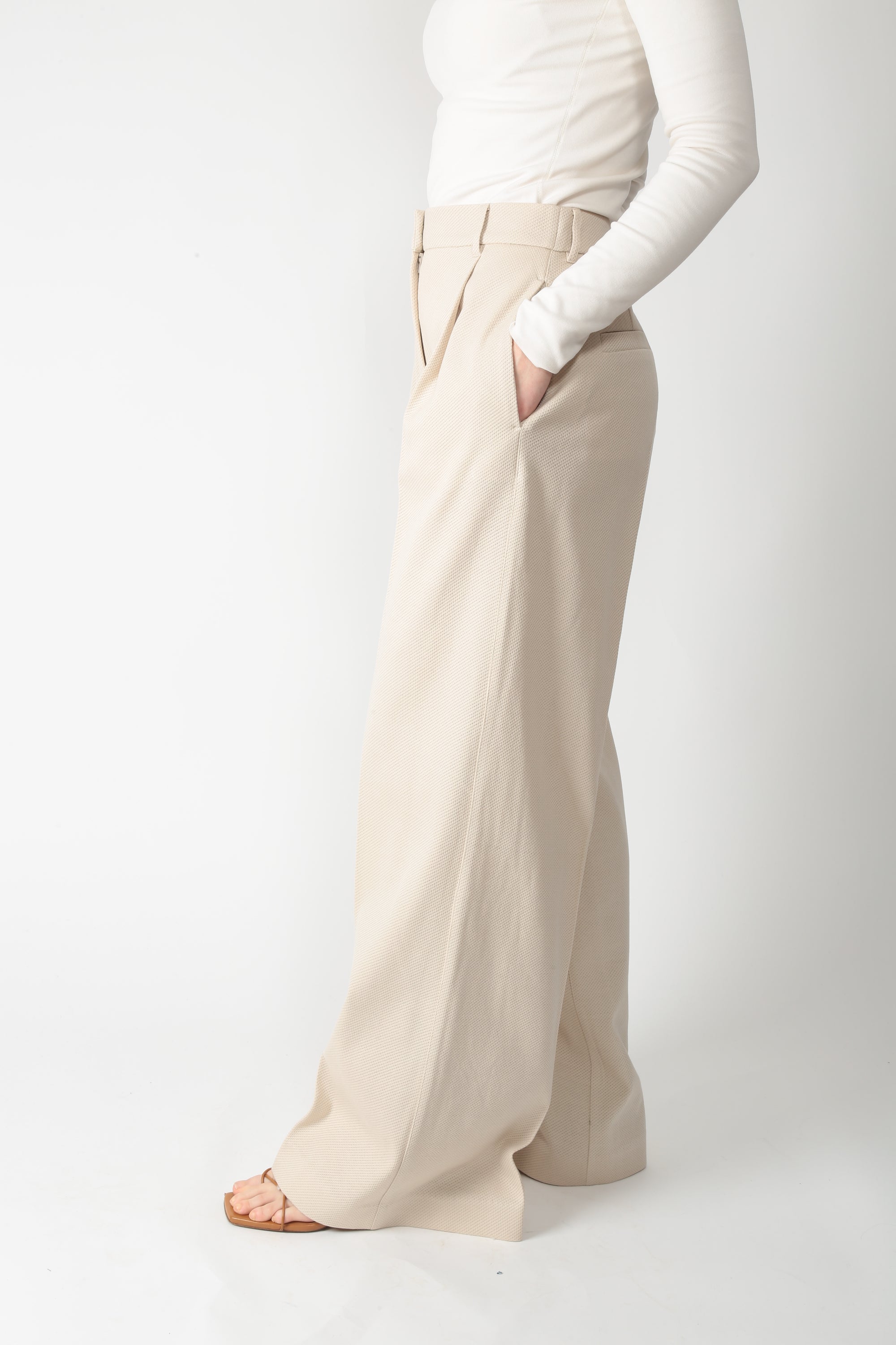 https://admin.shopify.com/store/gulieshop/products/15909785502045#:~:text=https%3A//www.gulieshop.it%20%E2%80%BA%20products%20%E2%80%BA%20maxmara%2Dmm%2Dpantalone%2Din%2Dpiquet%2Dmmlpanno