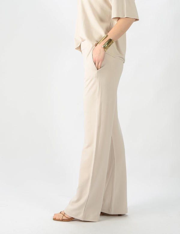 https://admin.shopify.com/store/gulieshop/products/8434917343581#:~:text=Invia-,Majestic%20Pantalone%20in%20viscosa%20con%20elastico%20M003%2DFPA135,-Contenuto%20multimediale%201