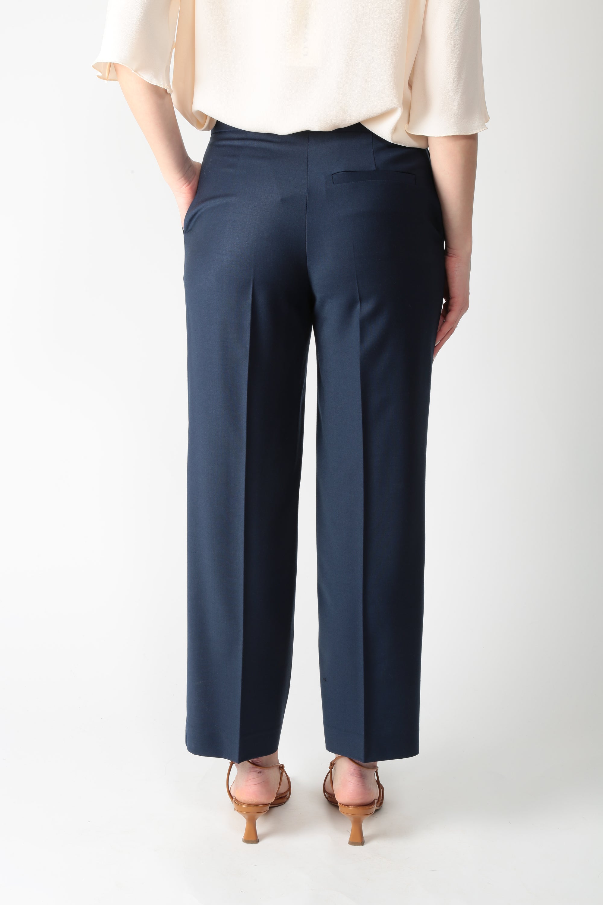 https://admin.shopify.com/store/gulieshop/products/15866795393373#:~:text=https%3A//www.gulieshop.it%20%E2%80%BA%20products%20%E2%80%BA%20meimeij%2Dpantalone%2Dfresco%2Ddi%2Dlana%2Dm6ph07