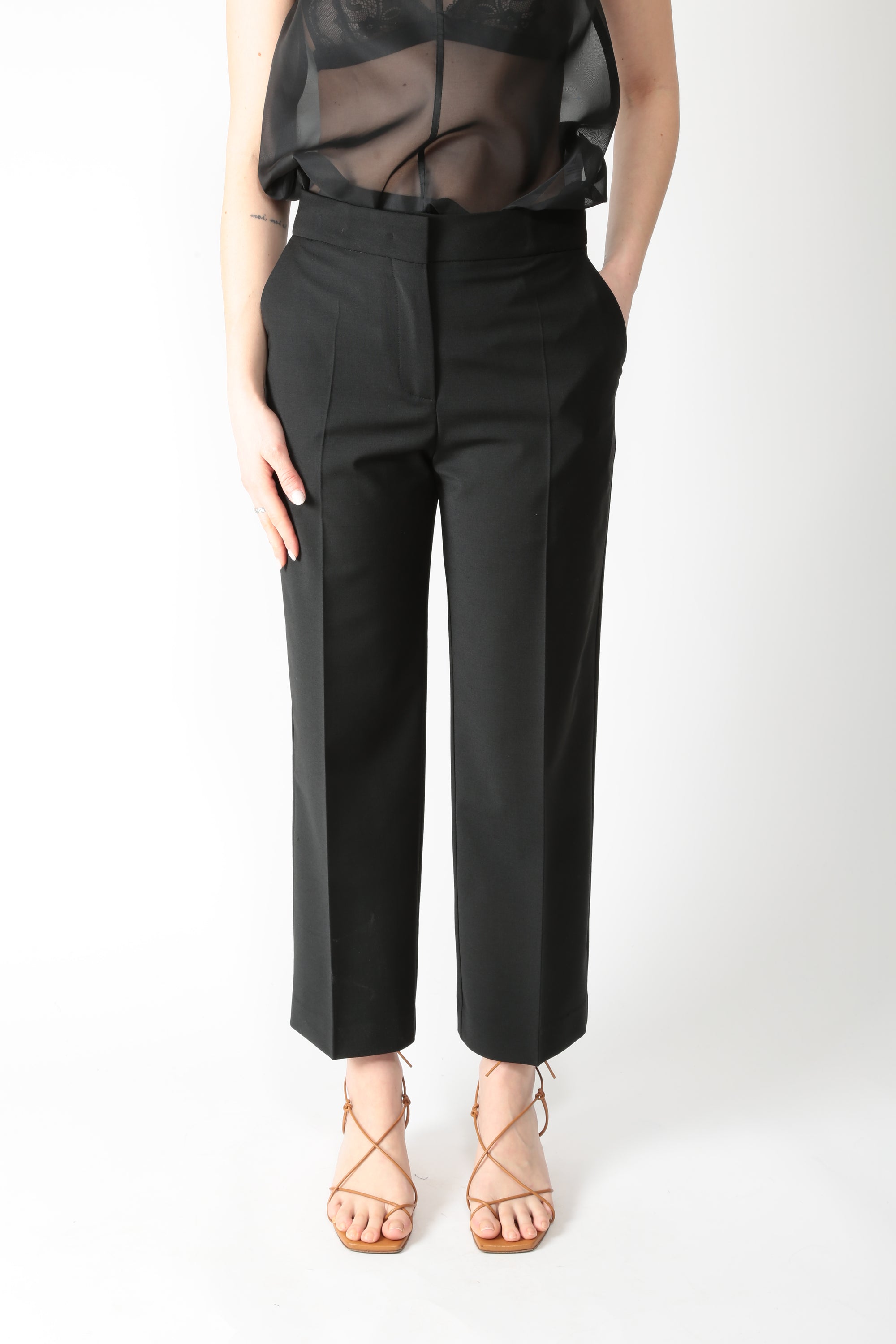 https://admin.shopify.com/store/gulieshop/products/15866800111965#:~:text=https%3A//www.gulieshop.it%20%E2%80%BA%20products%20%E2%80%BA%20meimeij%2Dpantalone%2Dfresco%2Ddi%2Dlana%2Dm6ph07%2D1